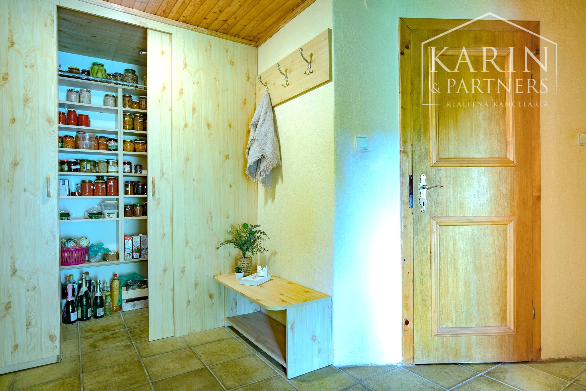 Pokojná chalupa s dušou v Štiavnických vrchoch – Jabloňovce.