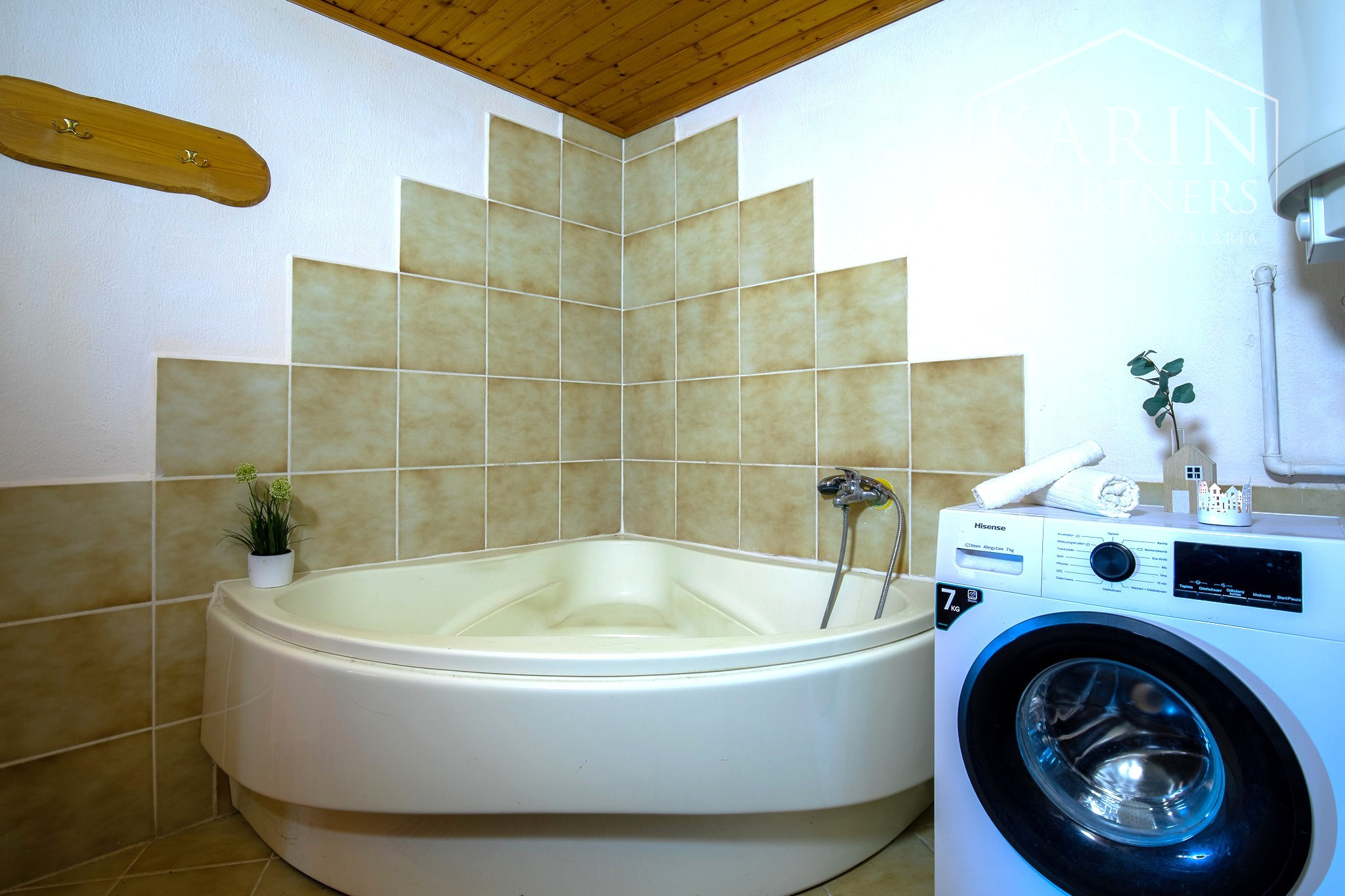 Pokojná chalupa s dušou v Štiavnických vrchoch – Jabloňovce.