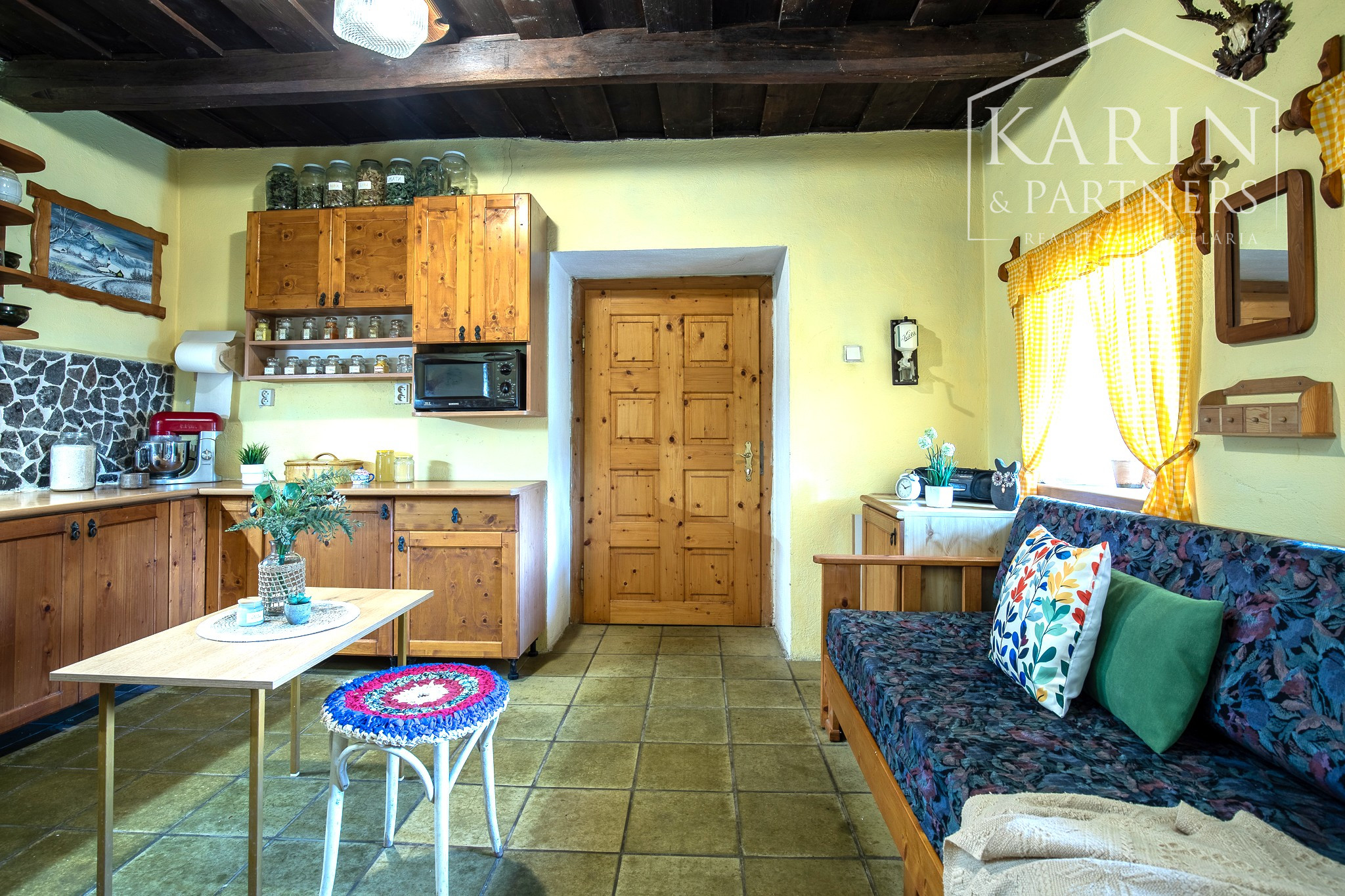 Pokojná chalupa s dušou v Štiavnických vrchoch – Jabloňovce.