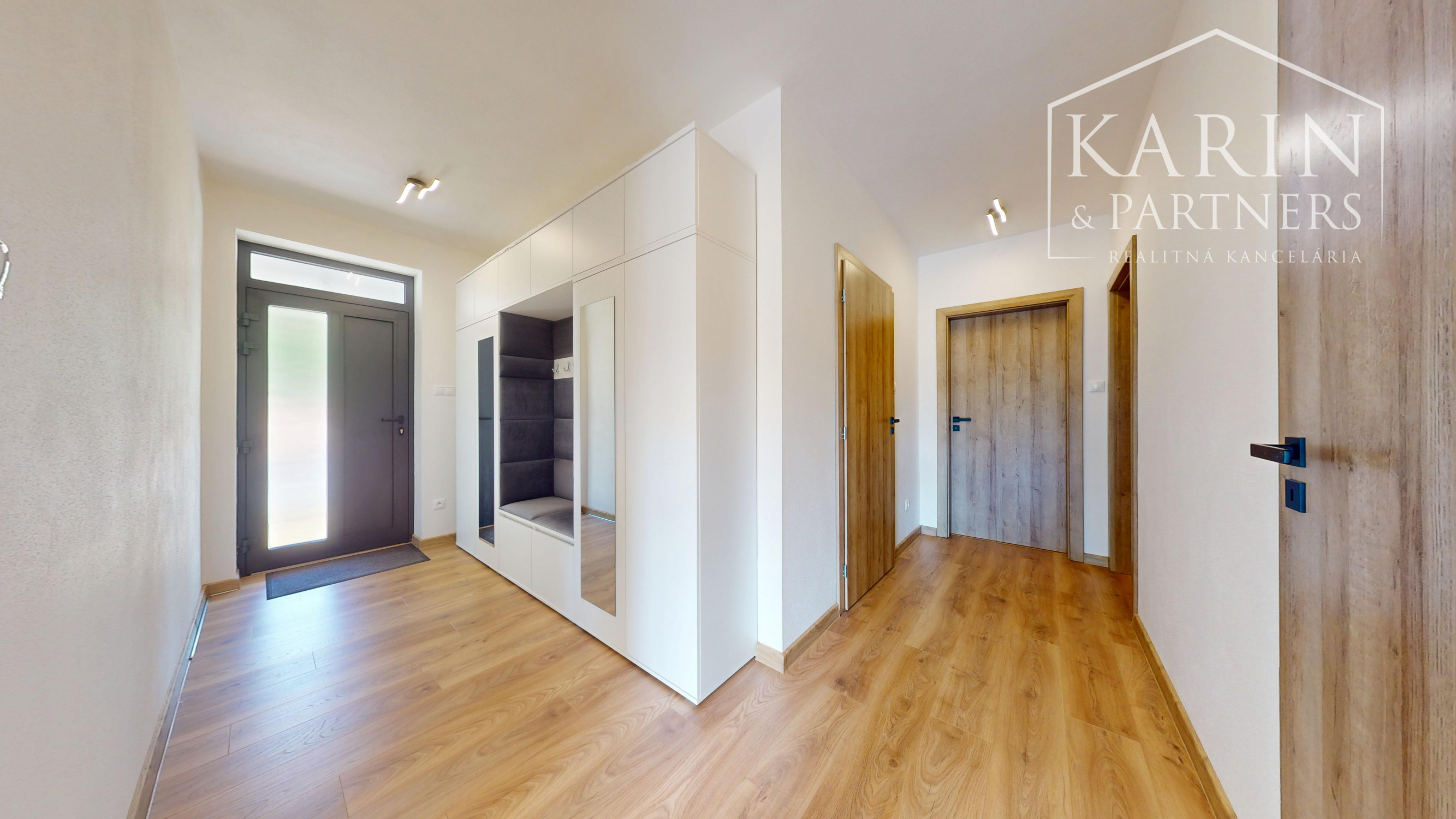 Luxusná novostavba s nadštandardným vyhotovením ihneď k nasťahovaniu v blízkosti Banskej Štiavnice