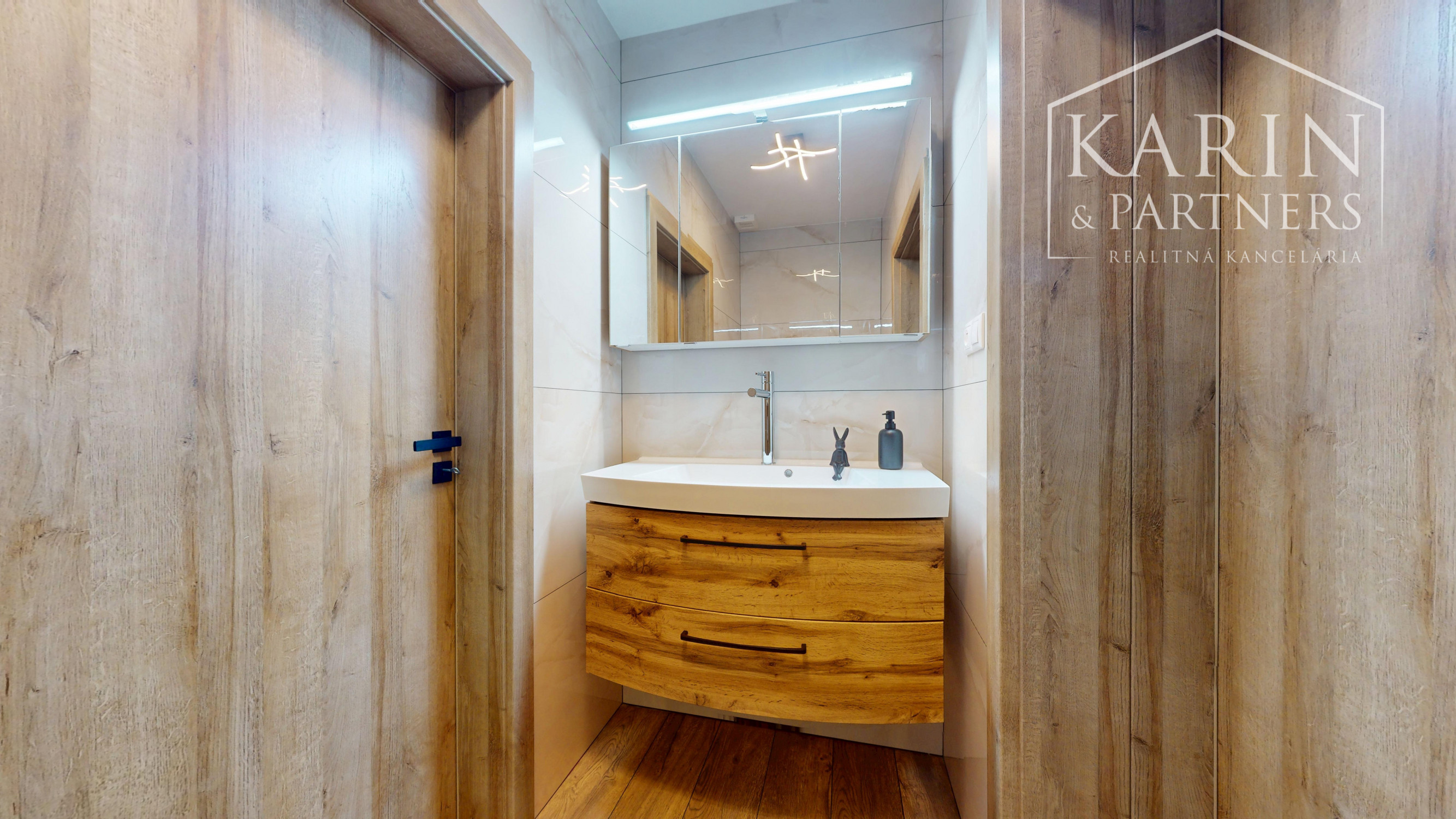 Luxusná novostavba s nadštandardným vyhotovením ihneď k nasťahovaniu v blízkosti Banskej Štiavnice