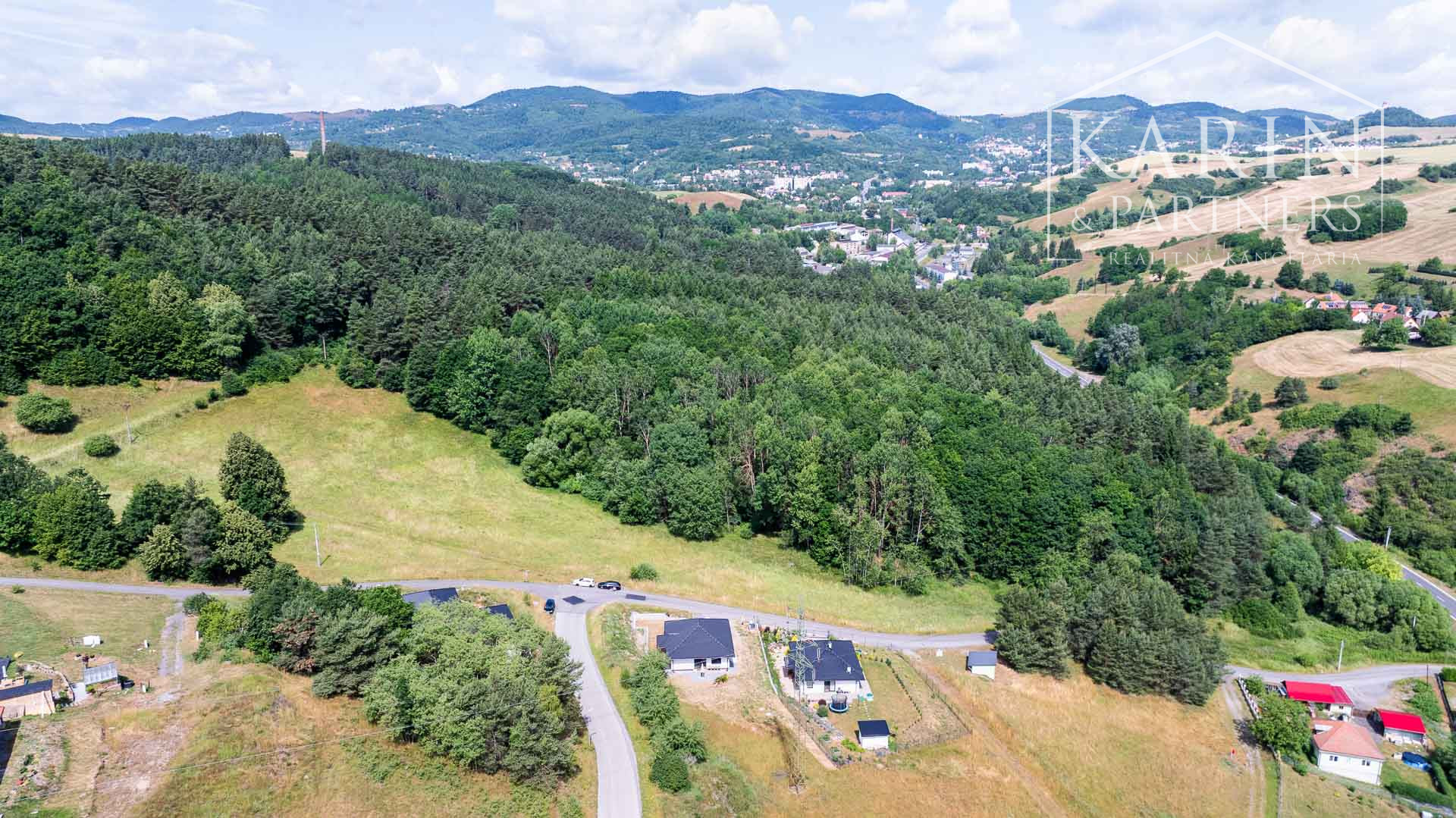 Luxusná novostavba s nadštandardným vyhotovením ihneď k nasťahovaniu v blízkosti Banskej Štiavnice