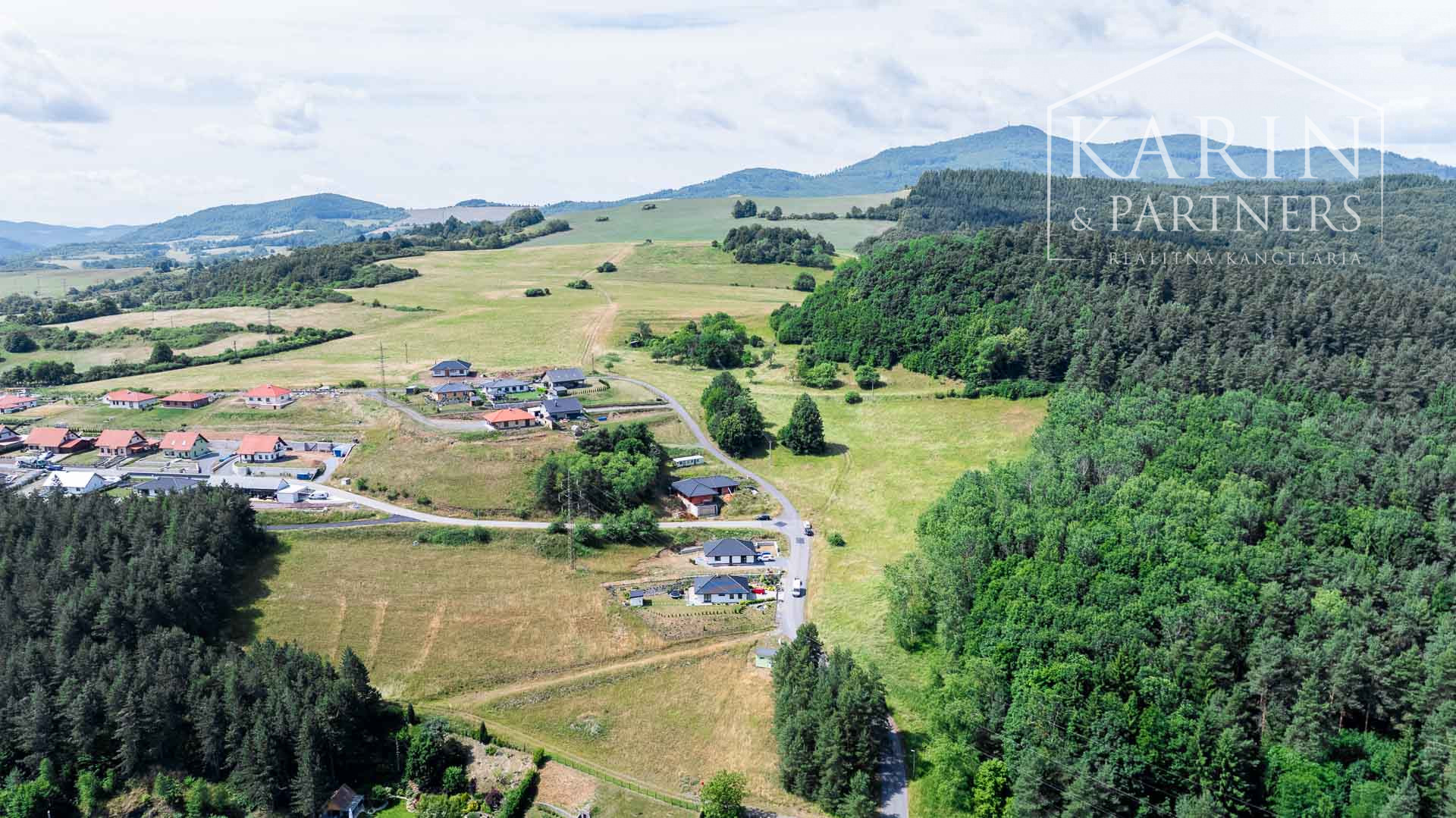 Luxusná novostavba s nadštandardným vyhotovením ihneď k nasťahovaniu v blízkosti Banskej Štiavnice