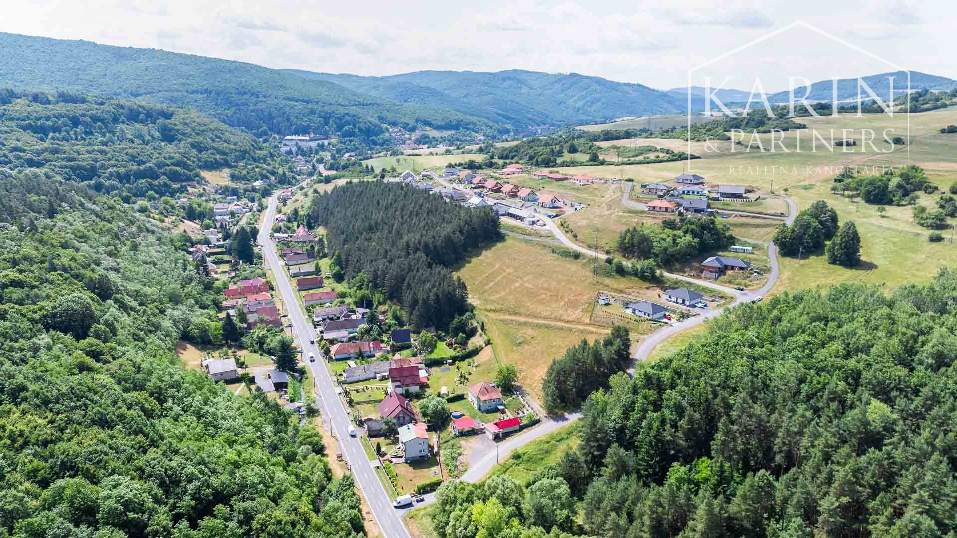 Luxusná novostavba s nadštandardným vyhotovením ihneď k nasťahovaniu v blízkosti Banskej Štiavnice