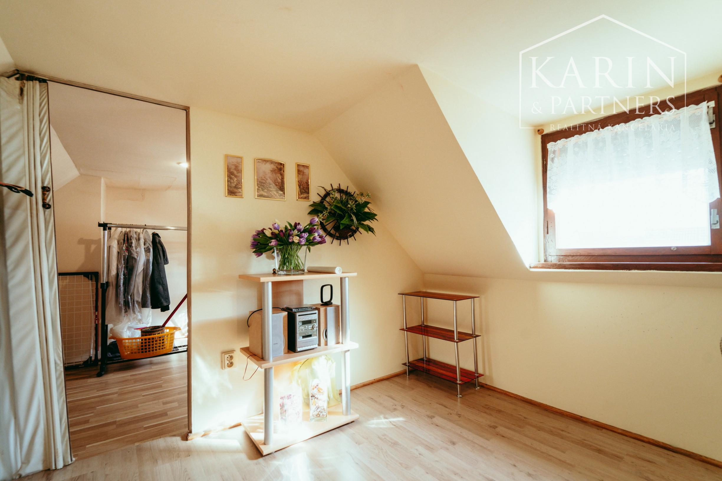 REZERVOVANÉ: 4i rodinný dom s podkrovnými izbami v obci Kúty