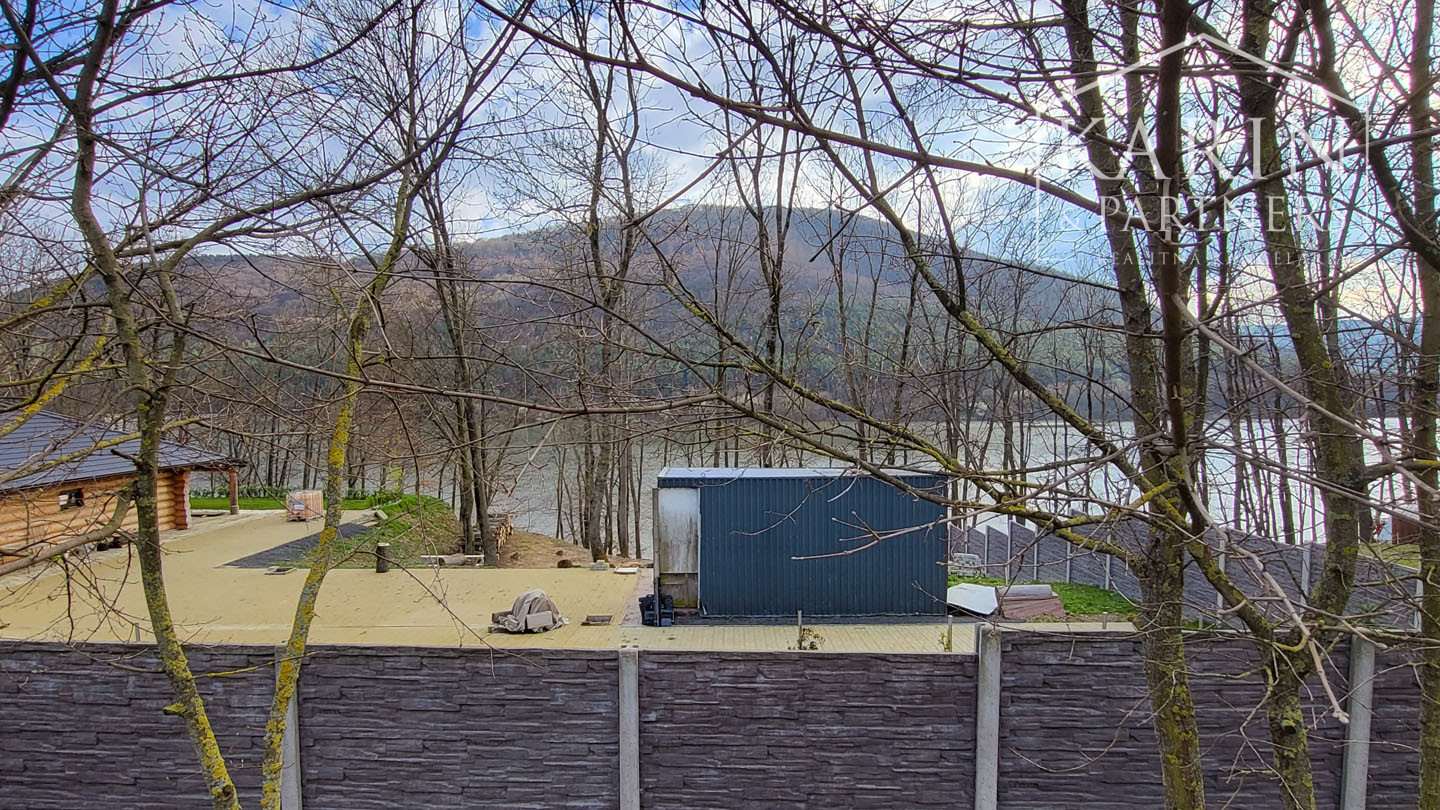 Pozemok pri vode pod Malými Karpatmi, Horné Orešany.