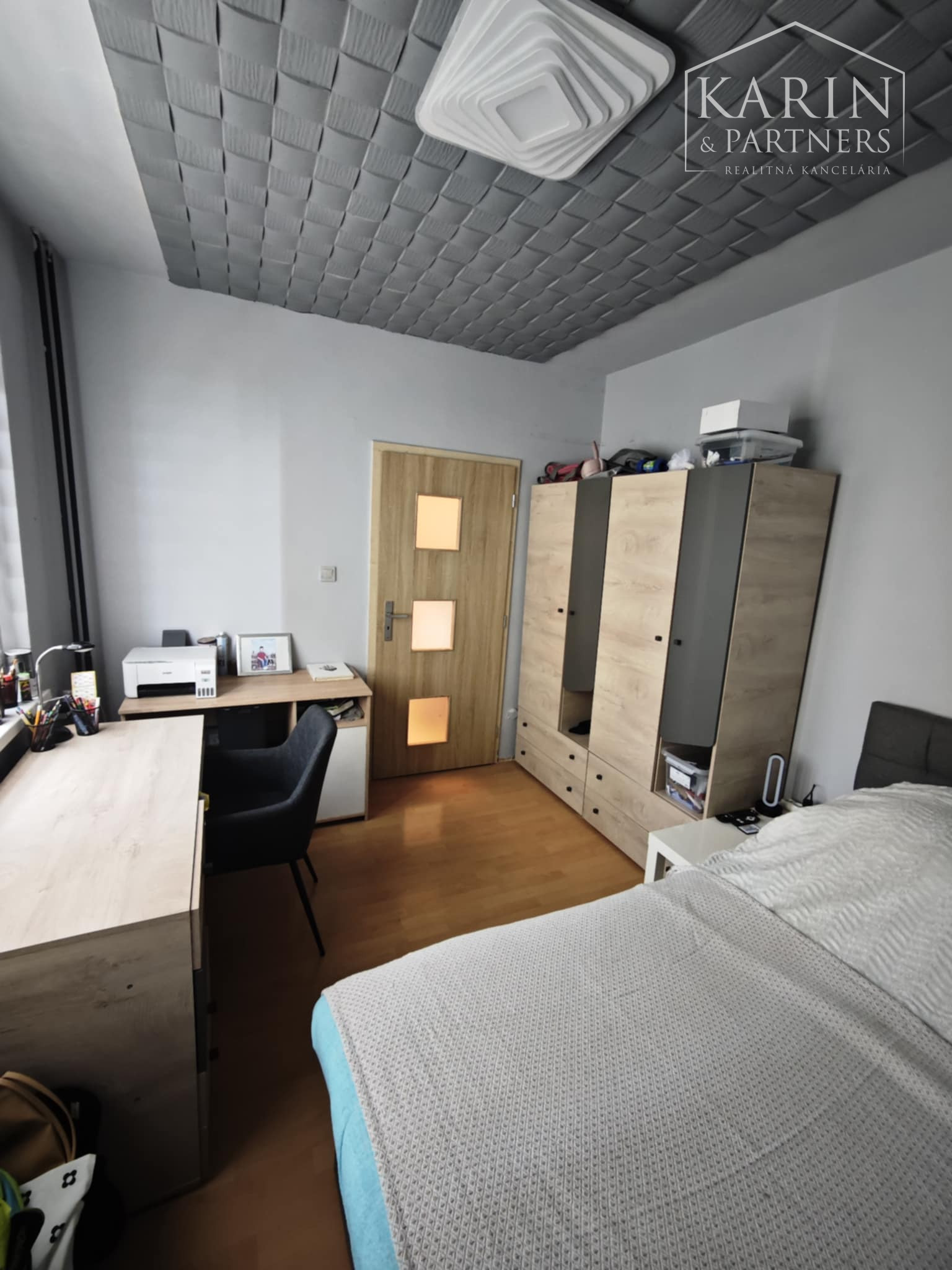 Výhodná ponuka: Na predaj – Priestranný 4-izbový byt po rekonštrukcii so špajzou a balkónom na sídlisku JUH – Nové Zámky