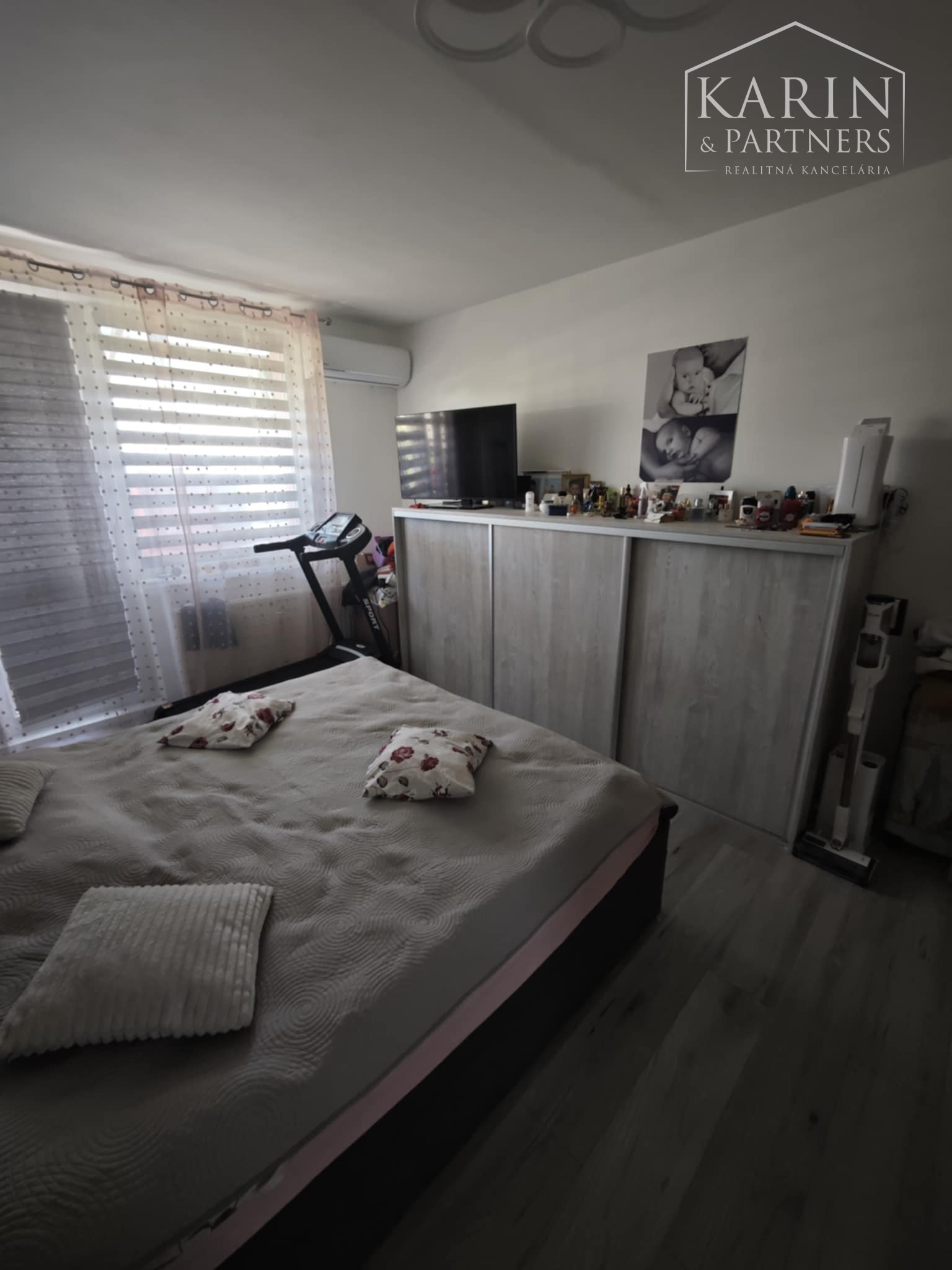 Výhodná ponuka: Na predaj – Priestranný 4-izbový byt po rekonštrukcii so špajzou a balkónom na sídlisku JUH – Nové Zámky