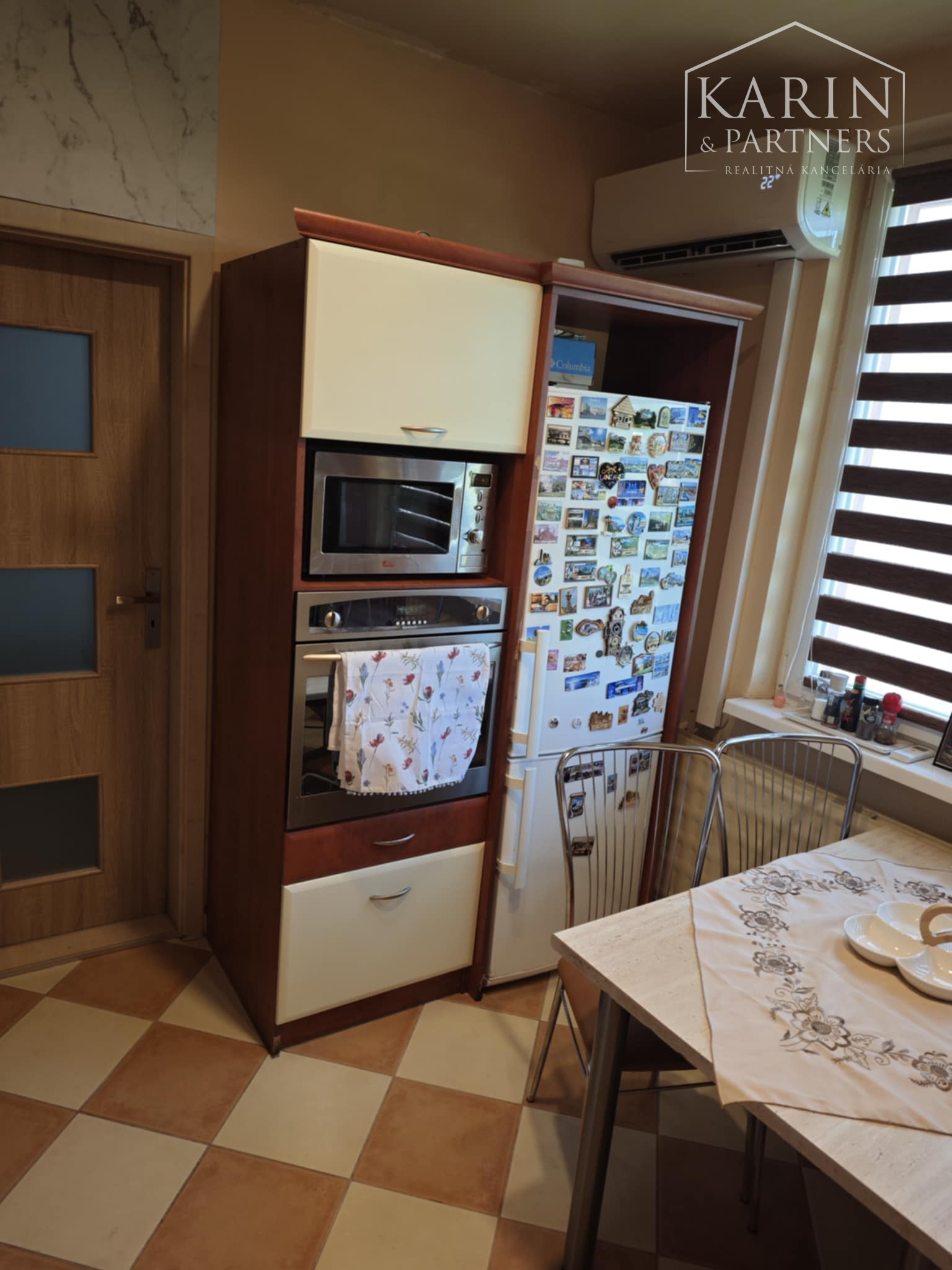 Výhodná ponuka: Na predaj – Priestranný 4-izbový byt po rekonštrukcii so špajzou a balkónom na sídlisku JUH – Nové Zámky