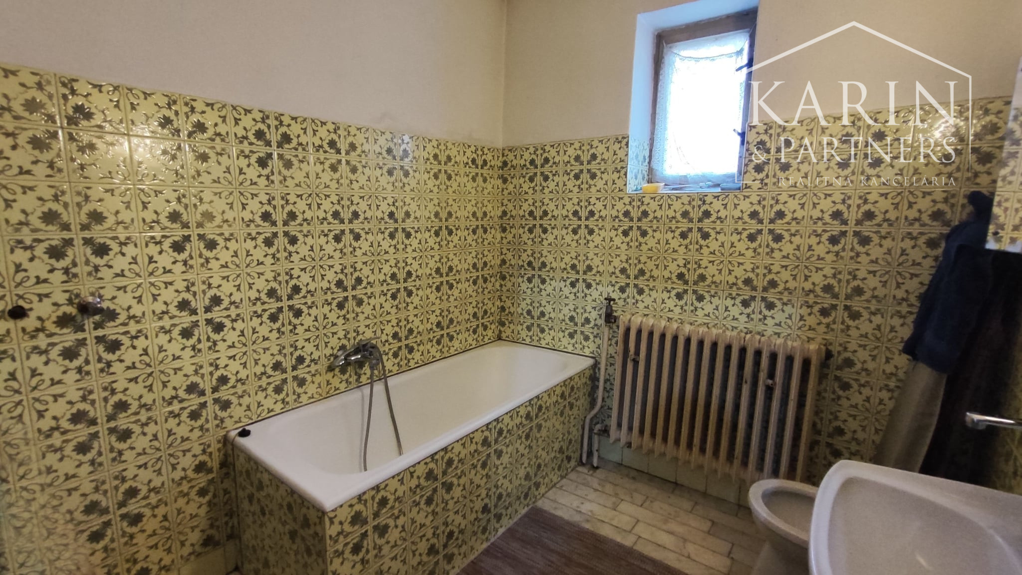 Na predaj priestranný rodinný dom s veľkým pozemkom a možnosťou ďalšej výstavby – ideálne miesto na bývanie aj investíciu