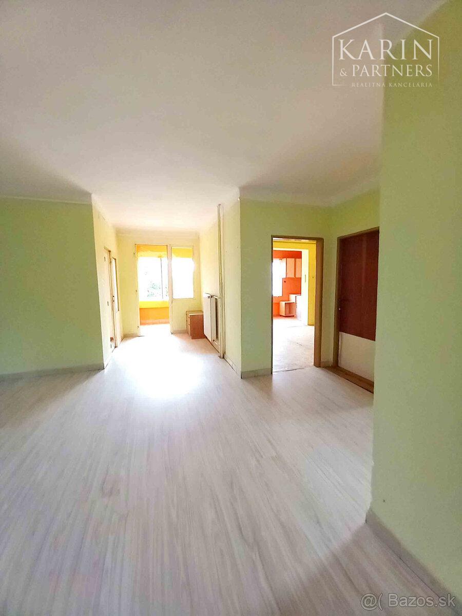 Priestranný 7 izb. rodinný dom - 6 km od Nových Zámkov