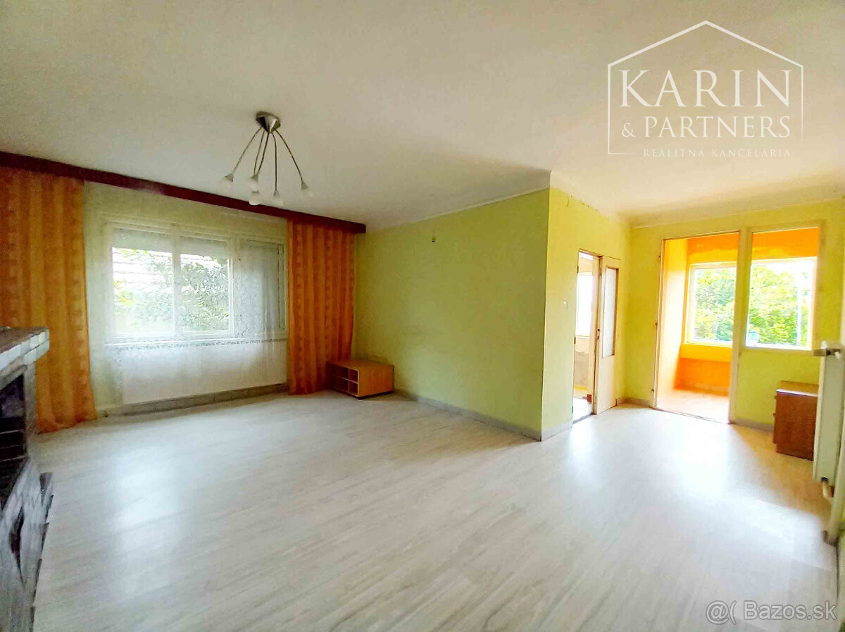 Priestranný 7 izb. rodinný dom - 6 km od Nových Zámkov