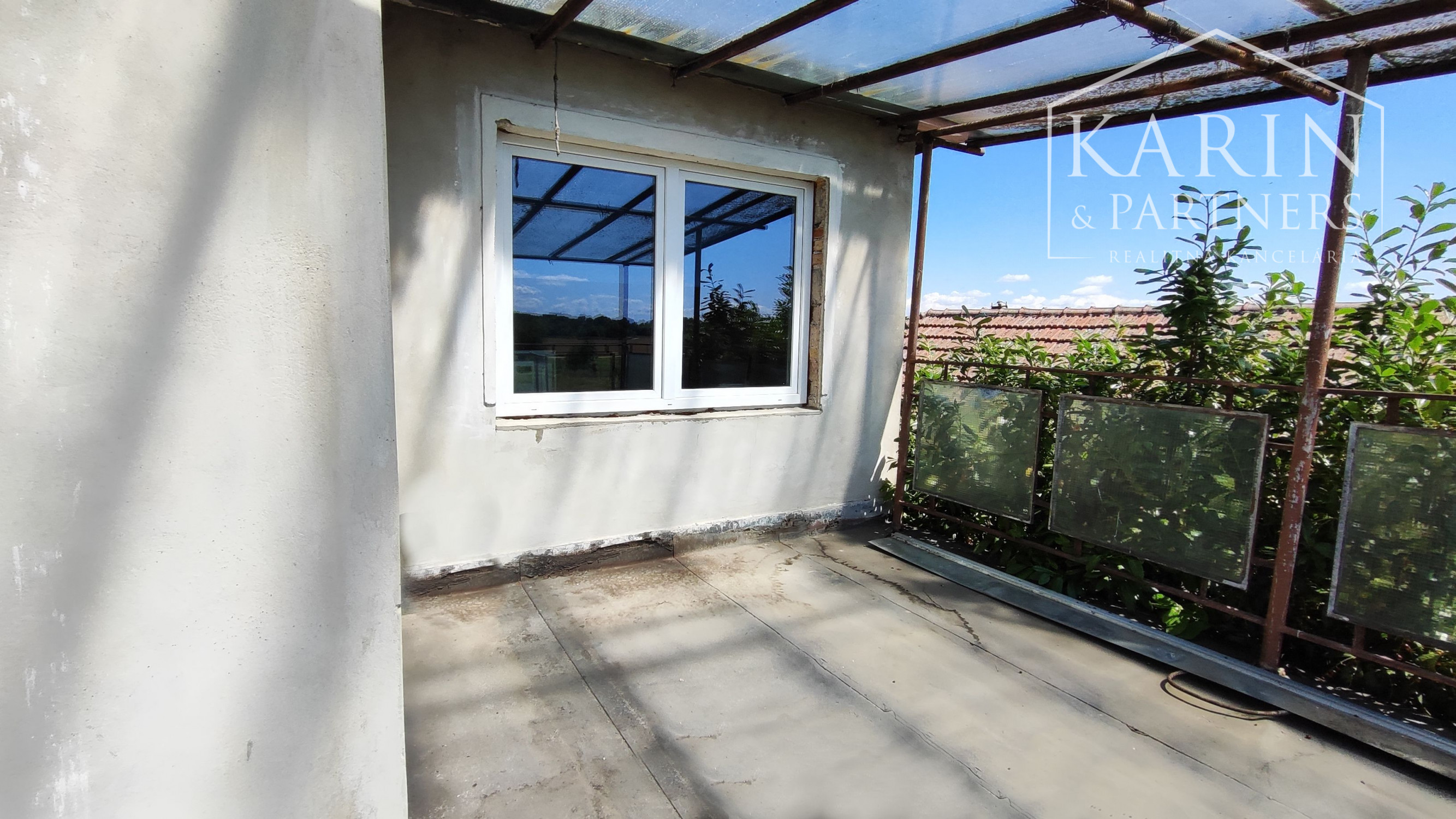 Priestranný 7 izb. rodinný dom - 6 km od Nových Zámkov