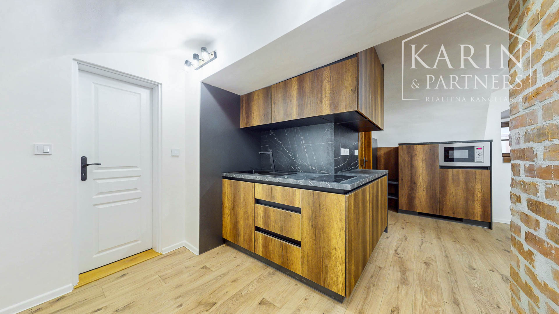 Exkluzívny nový apartmán v centre Banskej Štiavnice:  Spojenie moderného komfortu a historického šarmu