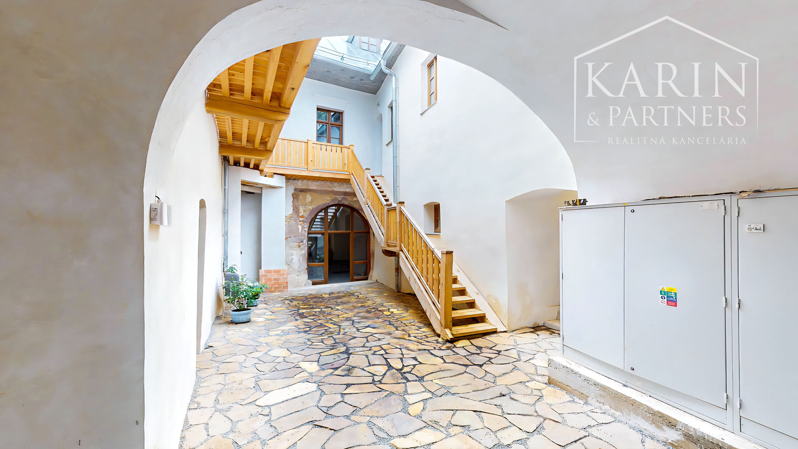 Exkluzívny nový apartmán v centre Banskej Štiavnice:  Spojenie moderného komfortu a historického šarmu