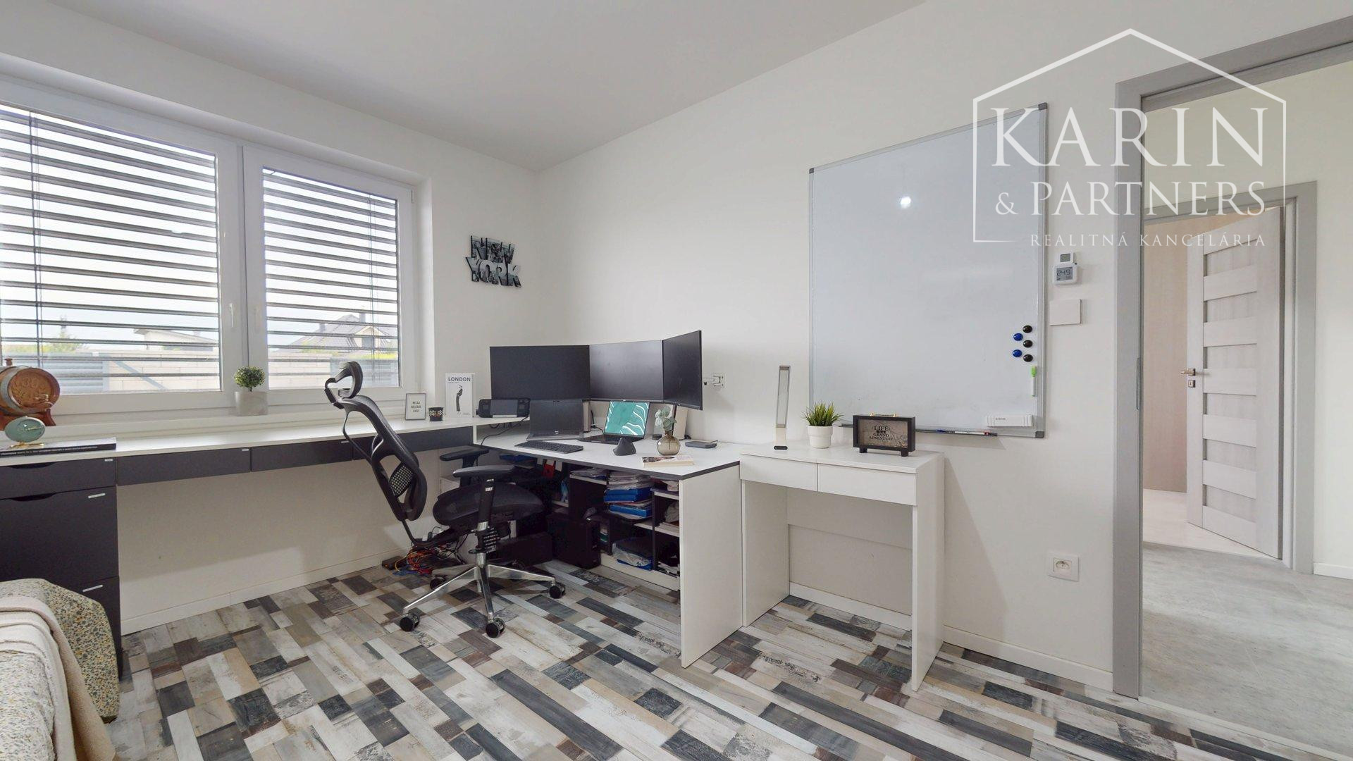 REZERVOVANÉ 4-izbový bungalov s bazénom | altánok | klimatizácia | krb