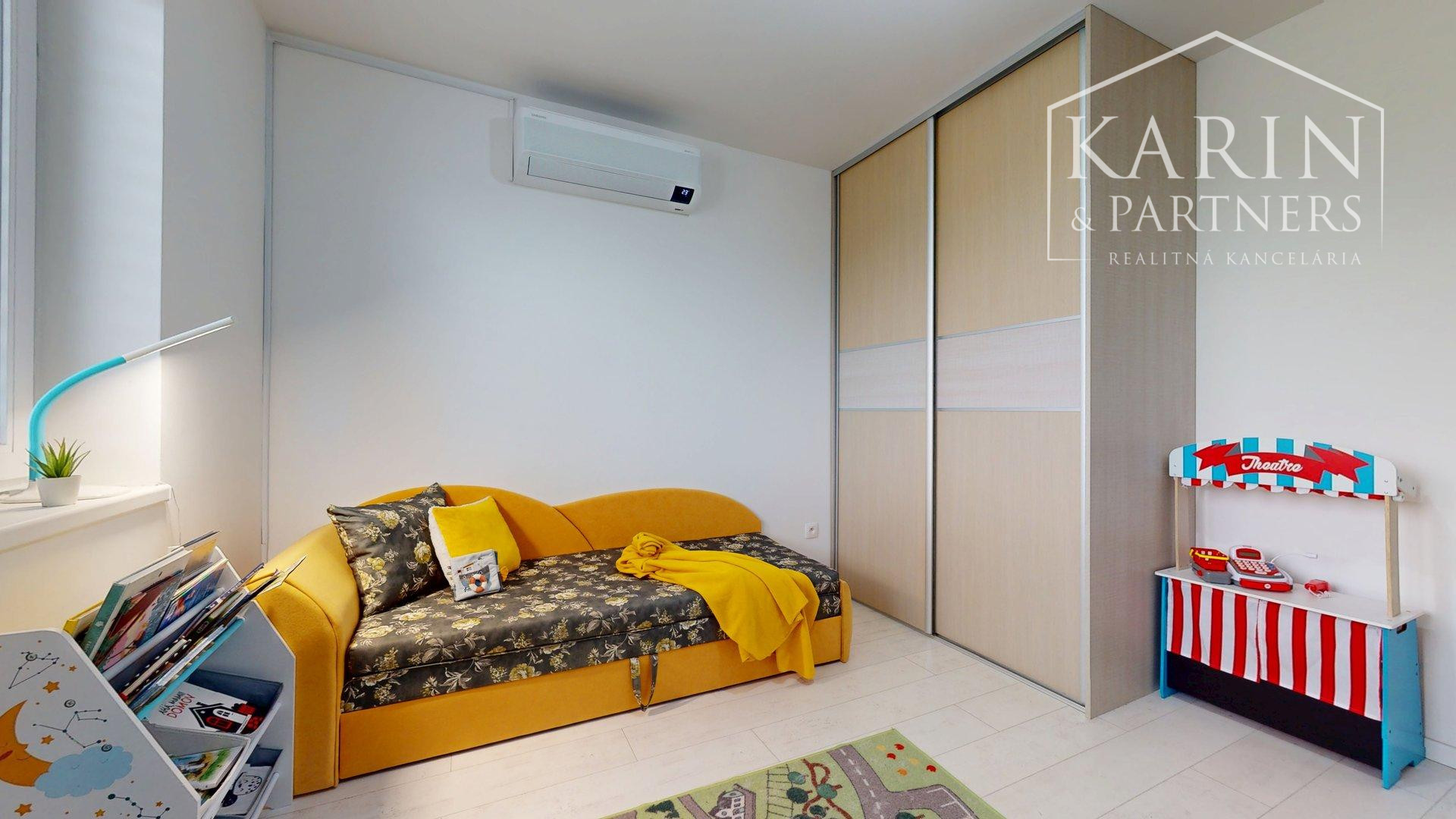 REZERVOVANÉ 4-izbový bungalov s bazénom | altánok | klimatizácia | krb