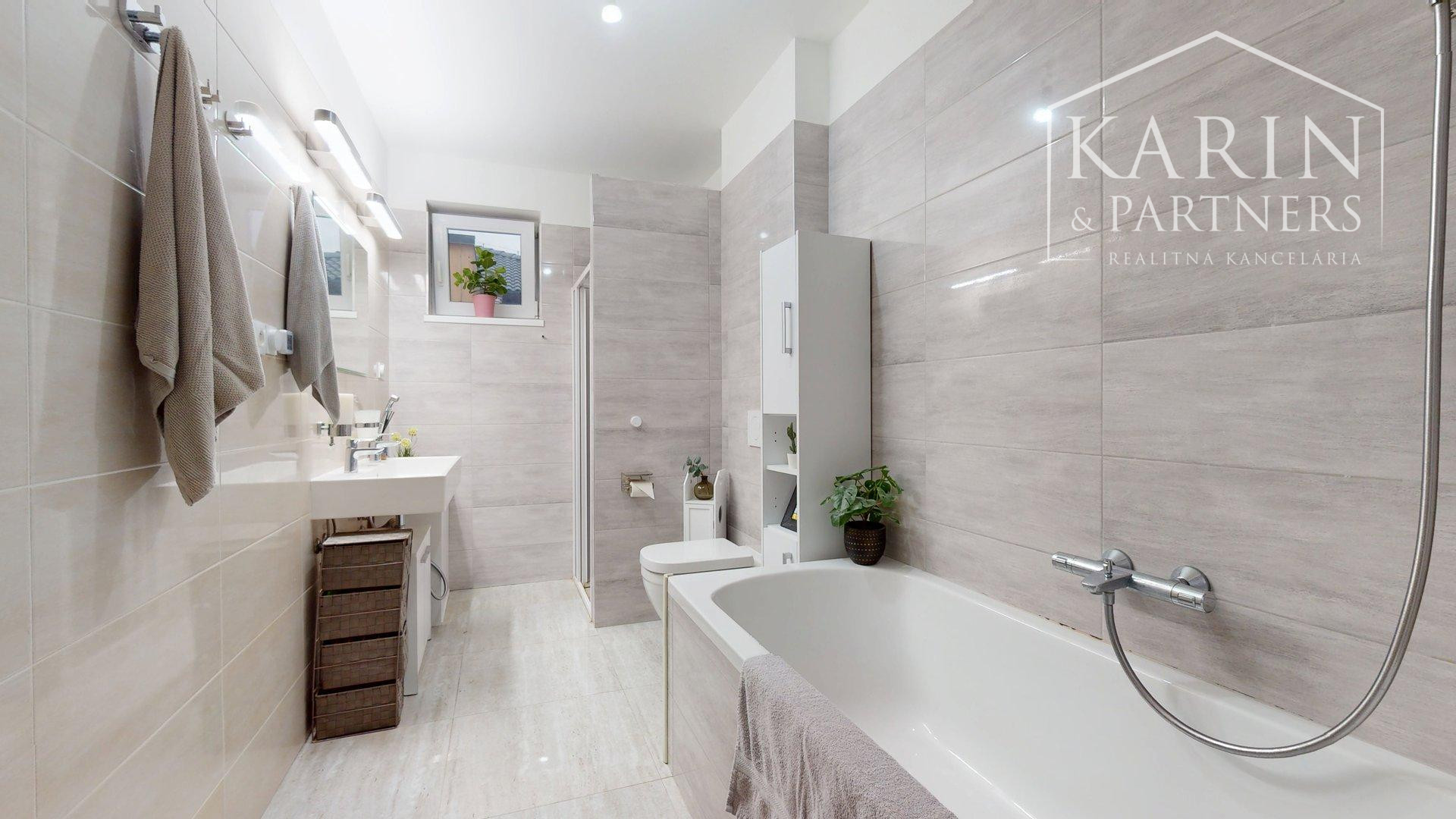 REZERVOVANÉ 4-izbový bungalov s bazénom | altánok | klimatizácia | krb