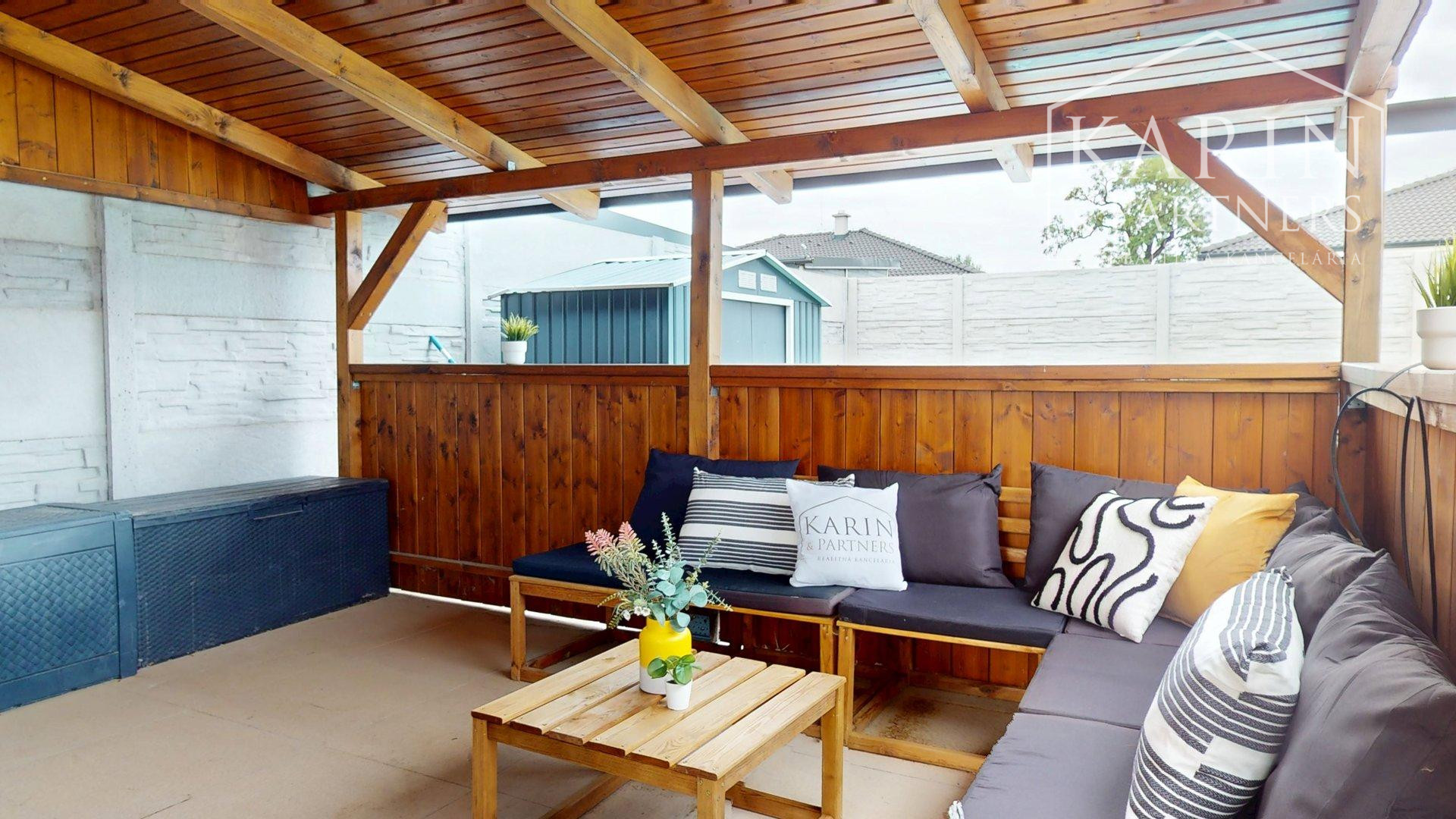 REZERVOVANÉ 4-izbový bungalov s bazénom | altánok | klimatizácia | krb