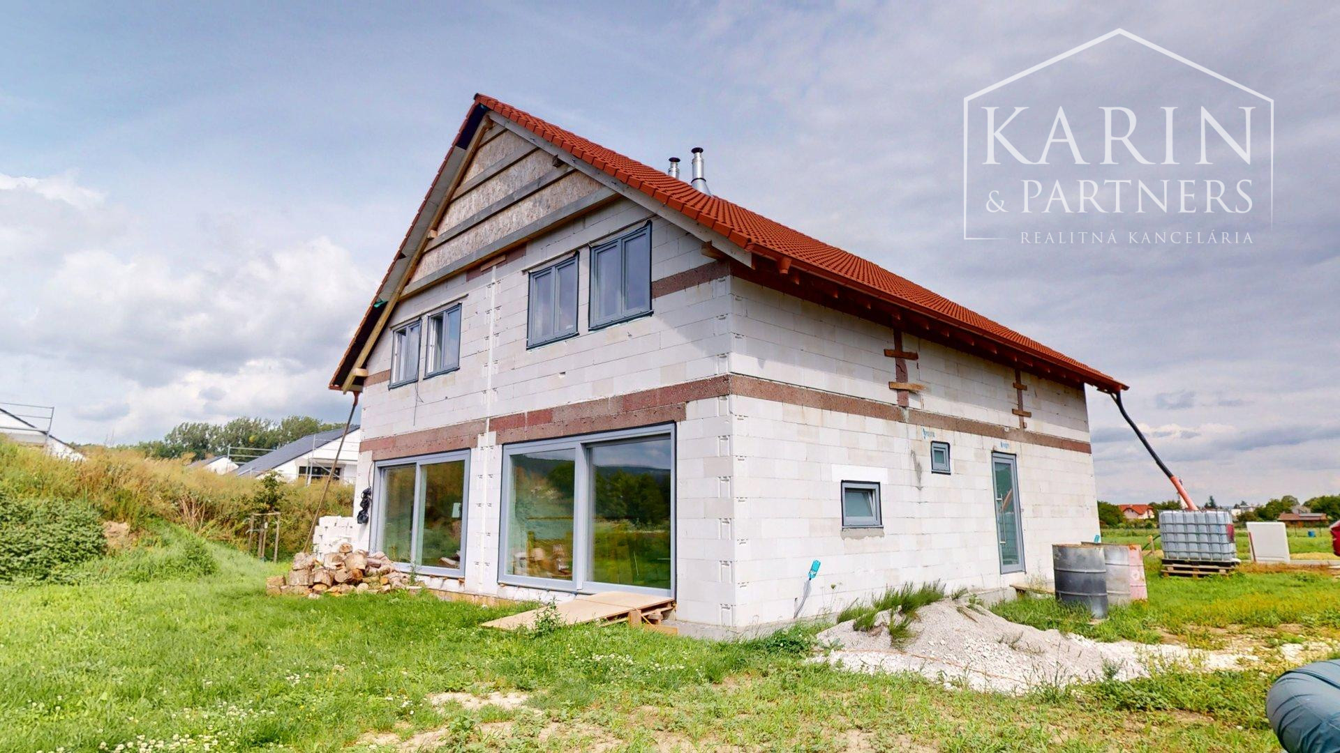 NÍZKOENERGETICKÝ DVOJDOM S DVOMI SAMOSTATNÝMI 5I JEDNOTKAMI