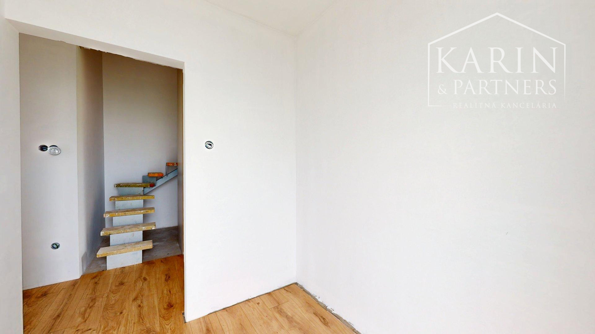 NÍZKOENERGETICKÝ DVOJDOM S DVOMI SAMOSTATNÝMI 5I JEDNOTKAMI