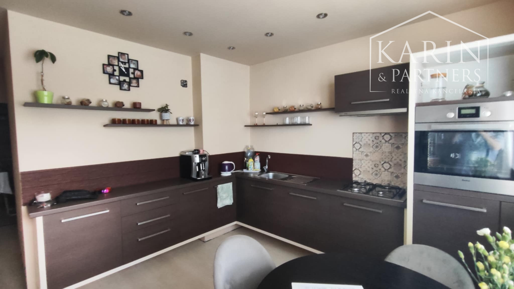 Na predaj štýlový 2-izbový byt s balkónom po rekonštrukcii – Nové Zámky: Rezervované