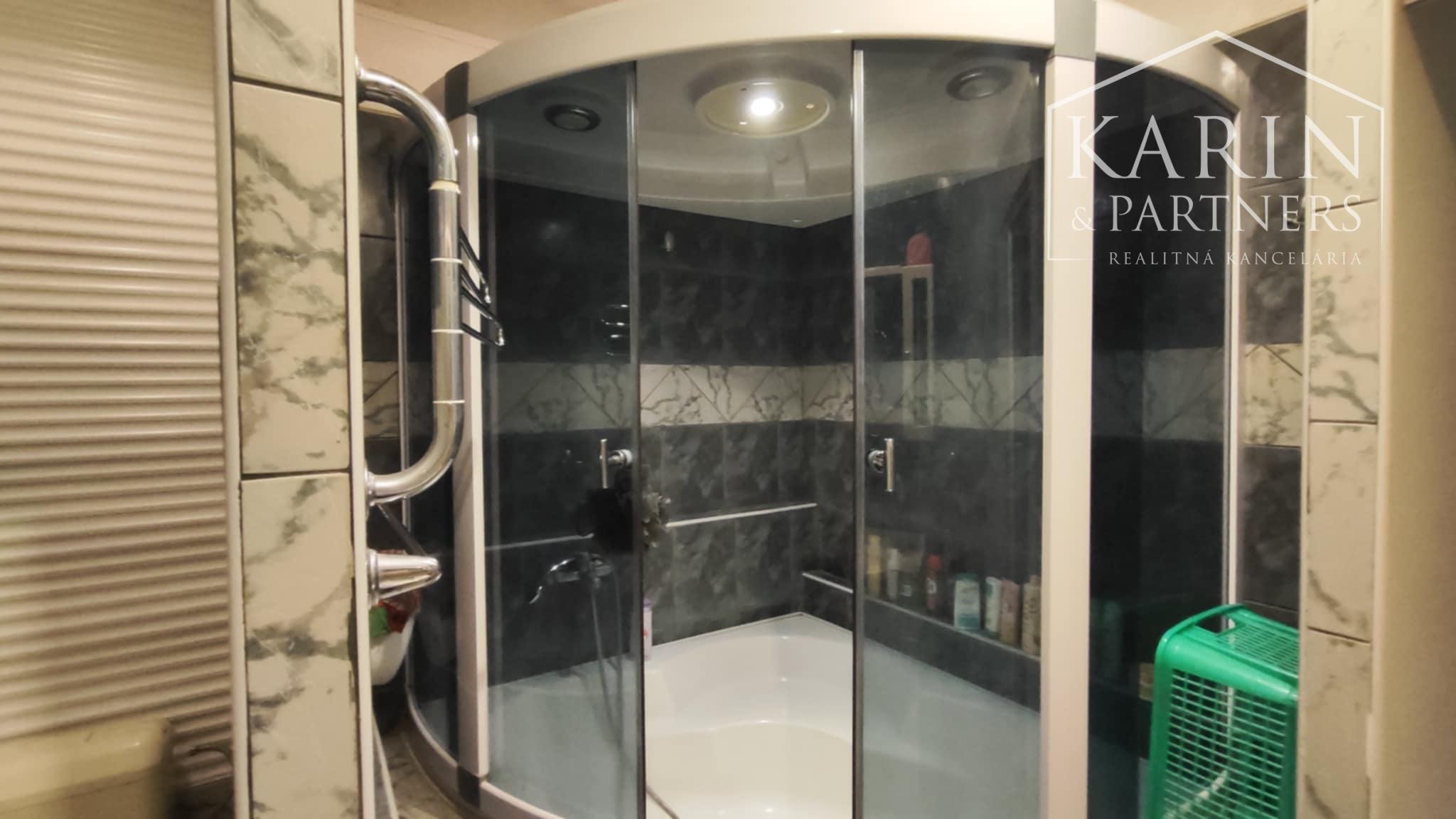 Na predaj štýlový 2-izbový byt s balkónom po rekonštrukcii – Nové Zámky: Rezervované