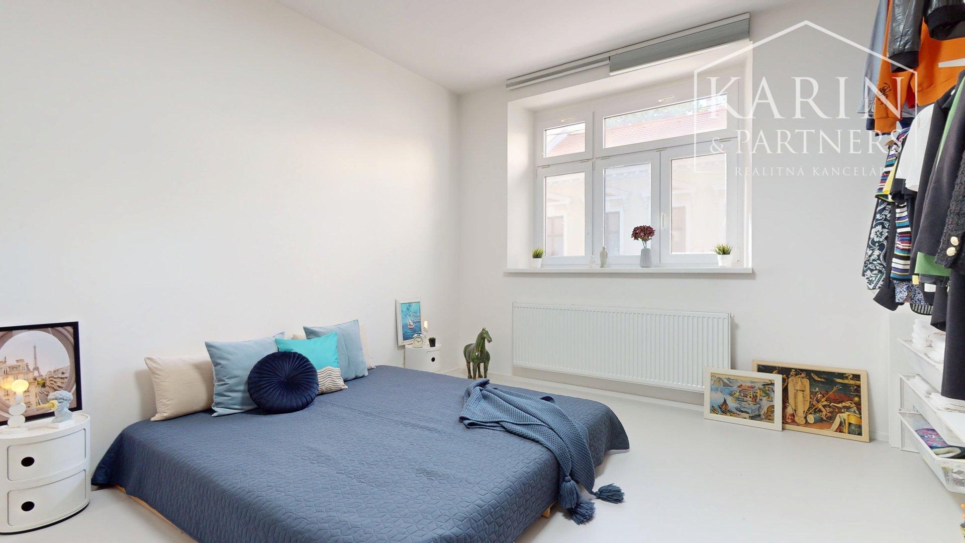 REZERVOVANÝ KVALITNE A MODERNE ZREKONŠTRUOVANÝ 2I BYT S TERASOU A PIVNICOU