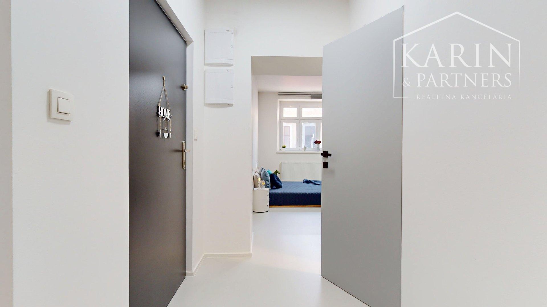 REZERVOVANÝ KVALITNE A MODERNE ZREKONŠTRUOVANÝ 2I BYT S TERASOU A PIVNICOU