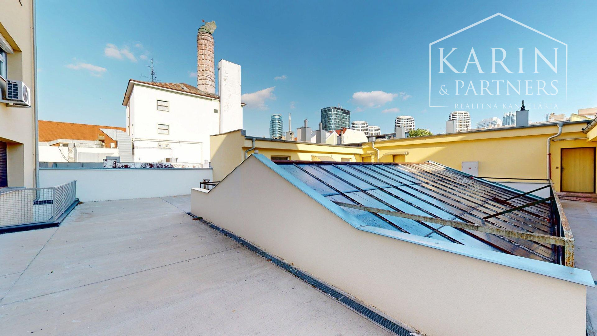 REZERVOVANÝ KVALITNE A MODERNE ZREKONŠTRUOVANÝ 2I BYT S TERASOU A PIVNICOU