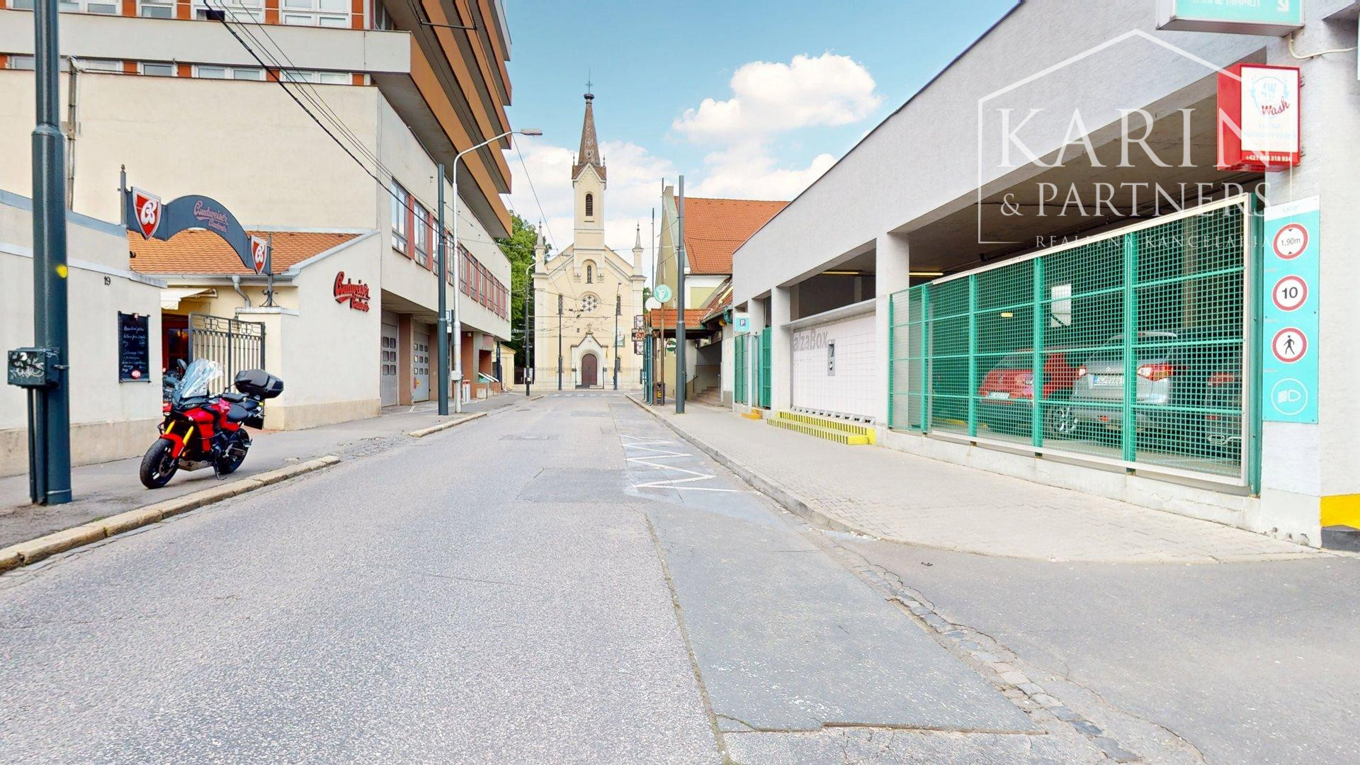 REZERVOVANÝ KVALITNE A MODERNE ZREKONŠTRUOVANÝ 2I BYT S TERASOU A PIVNICOU