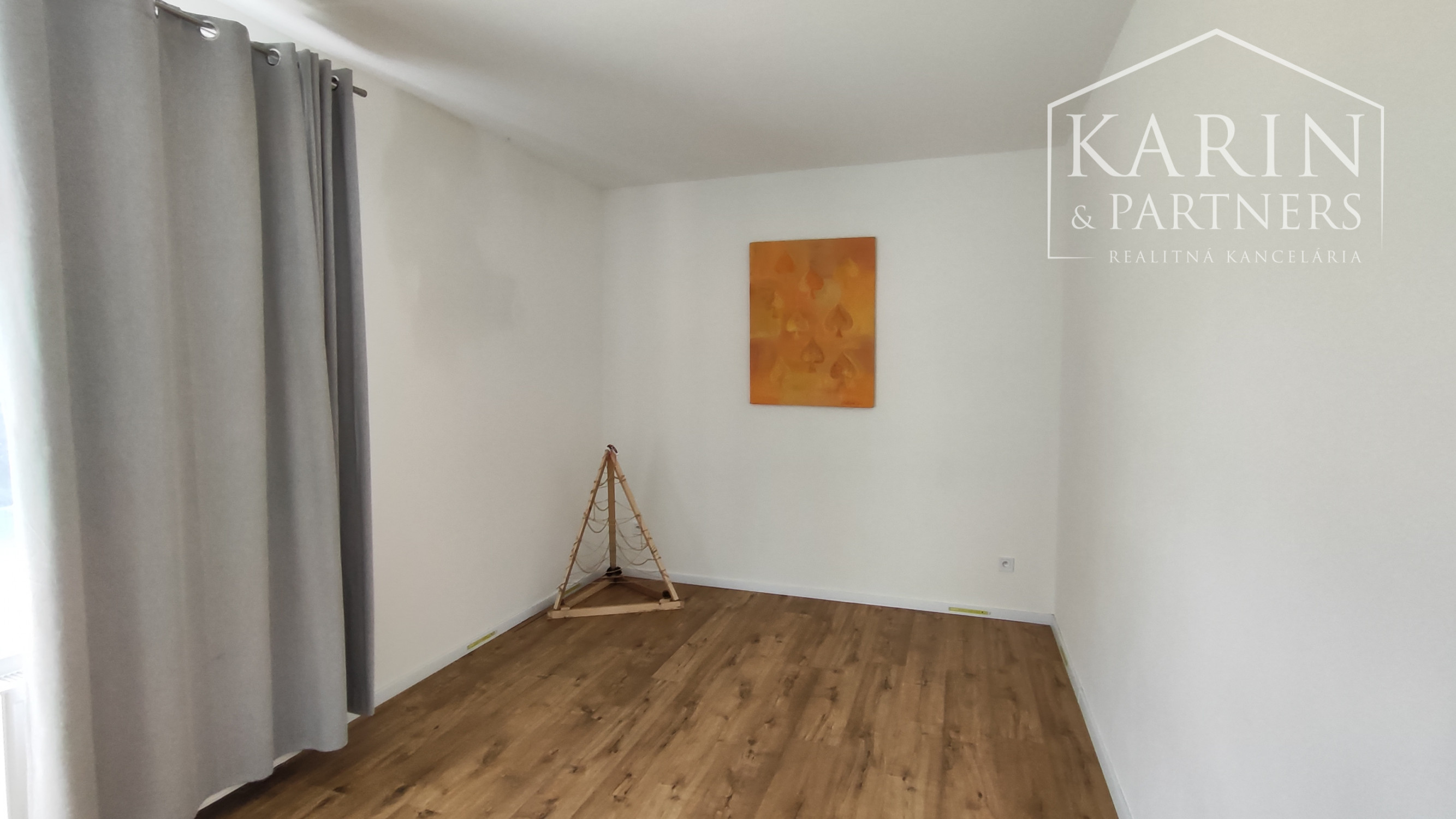 Prenájom 3izbový byt 5km od Nových Zámkov