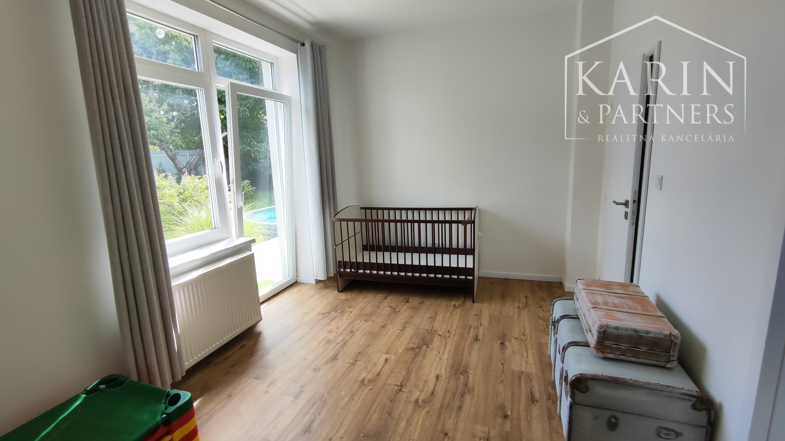 Prenájom 3izbový byt 5km od Nových Zámkov