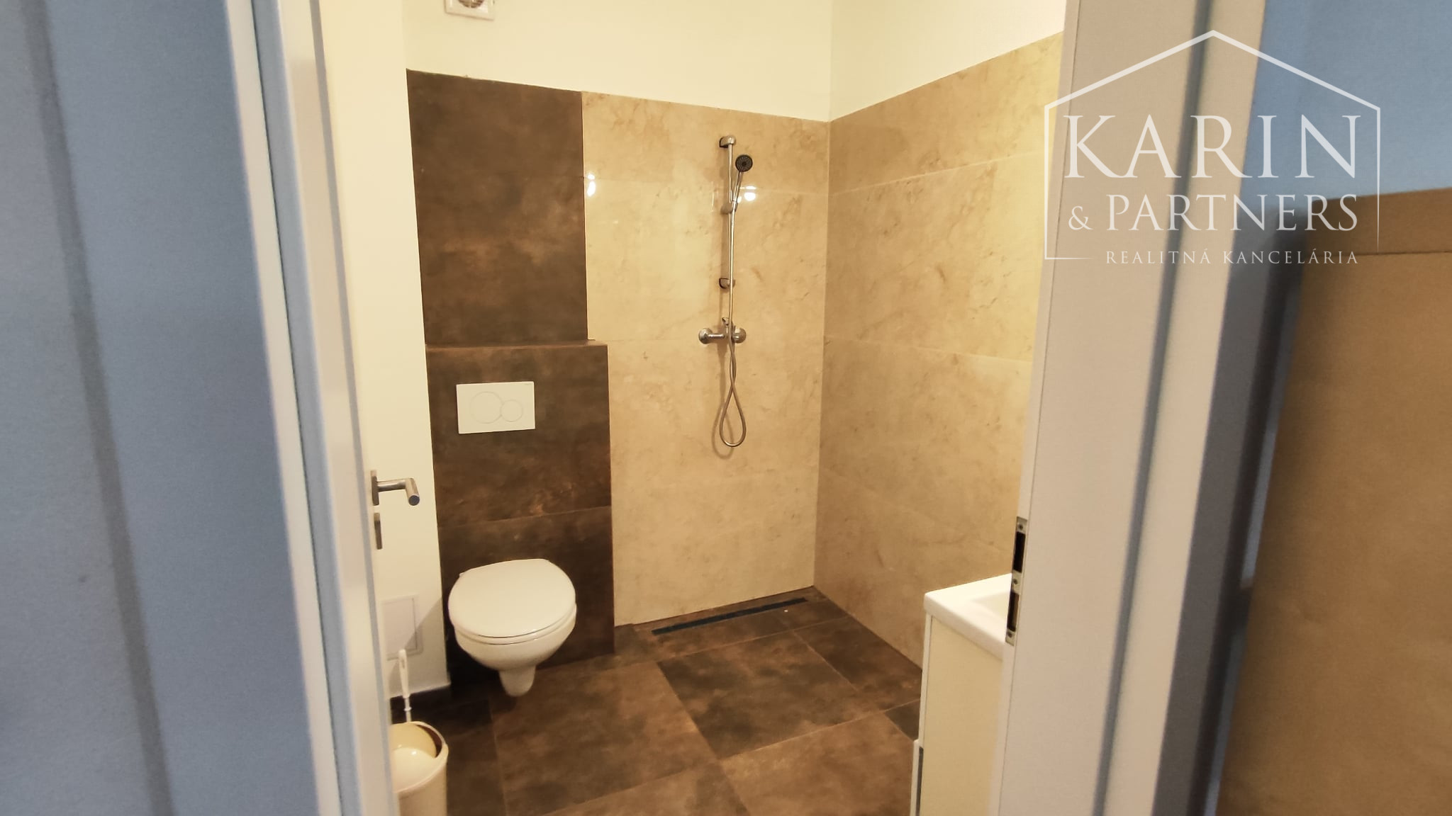 Na predaj novostavba priestranný 3-izbový rodinný dom po rekonštrukcii – Nesvady