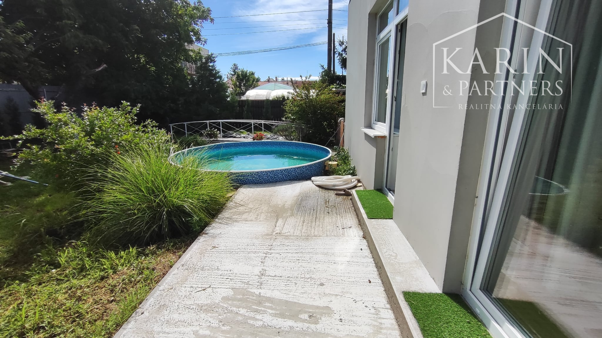 Na predaj novostavba priestranný 3-izbový rodinný dom po rekonštrukcii – Nesvady