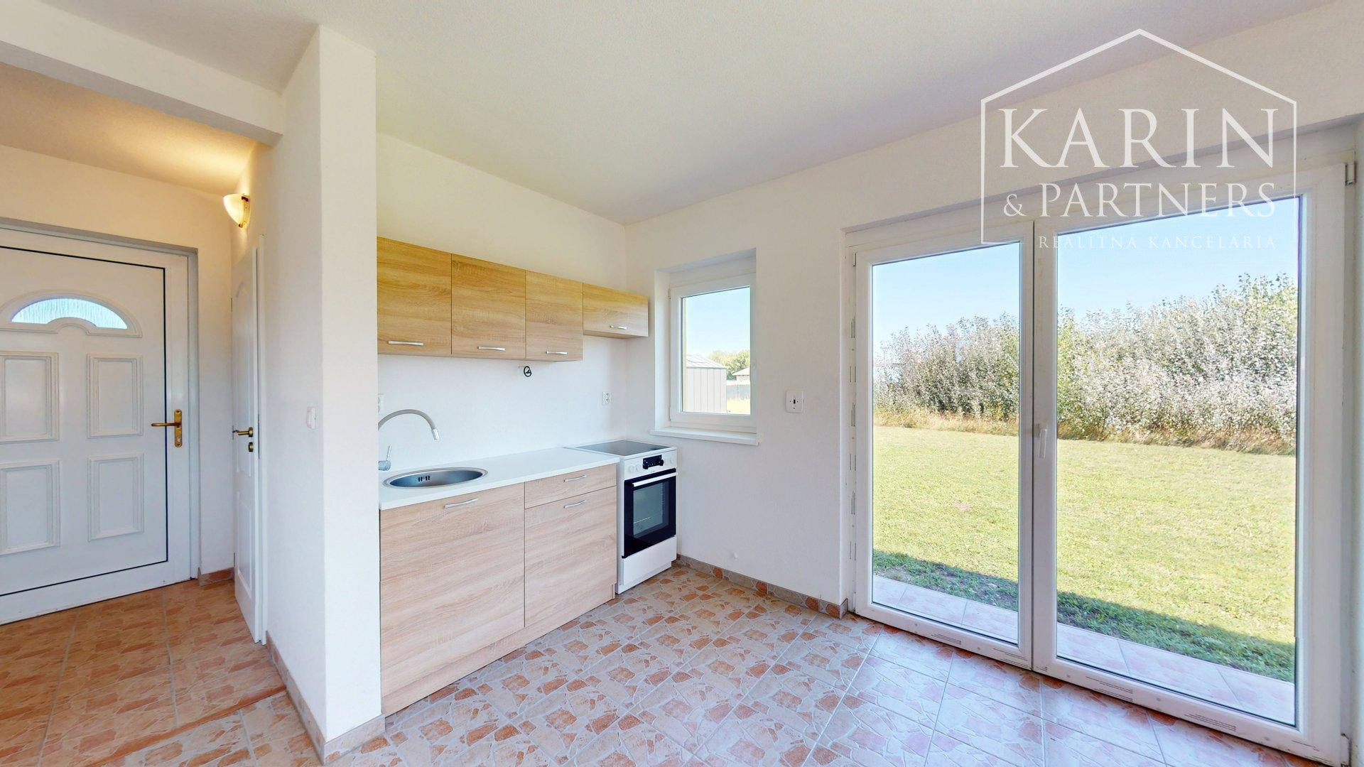 DVOJPODLAŽNÝ REKREAČNÝ DOM V PRIVÁTNOM AREÁLI PRI VOJČIANSKOM JAZERE