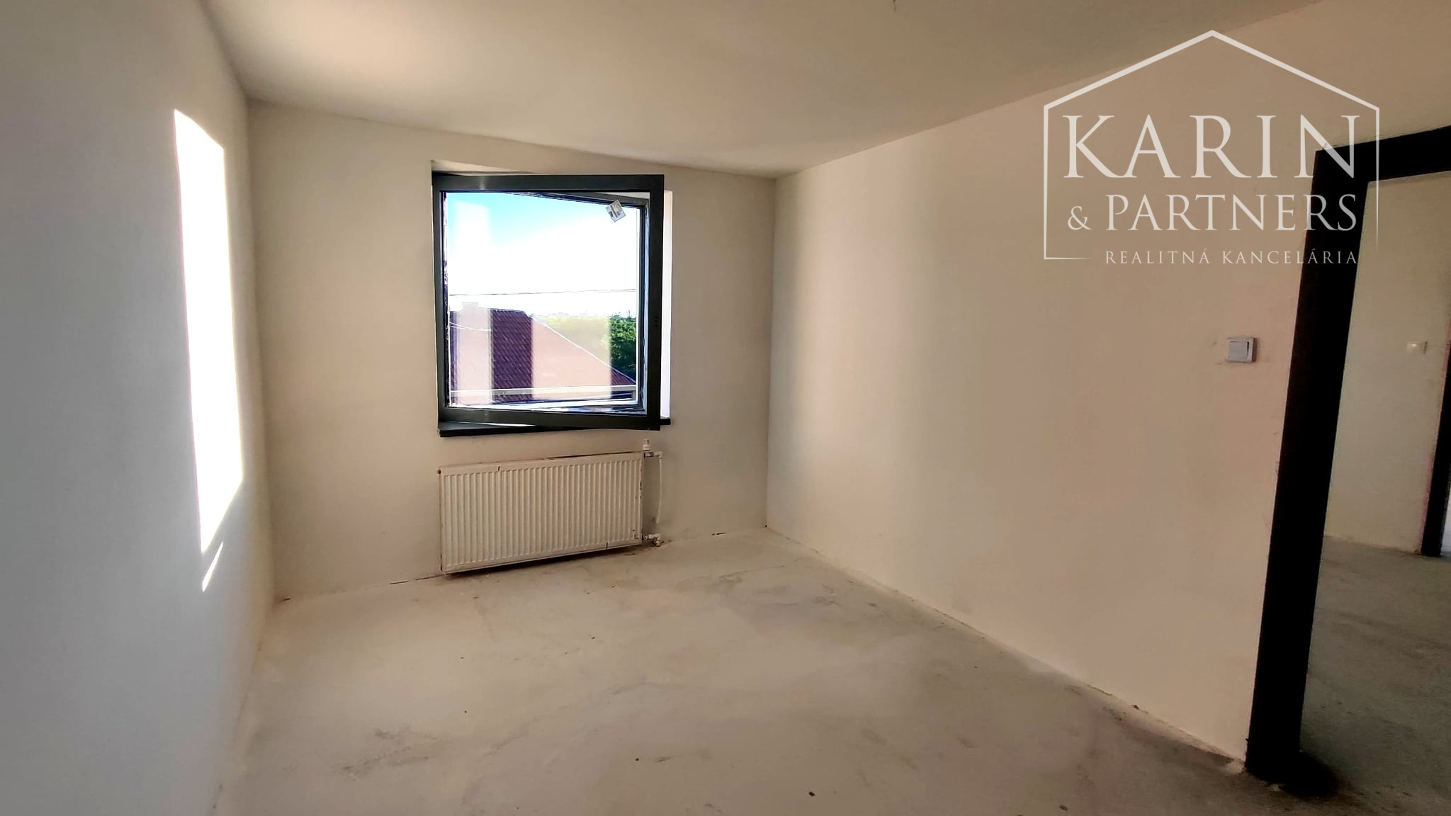 Na predaj veľký priestranný rodinný dom po rekonštrukcii – Jasová