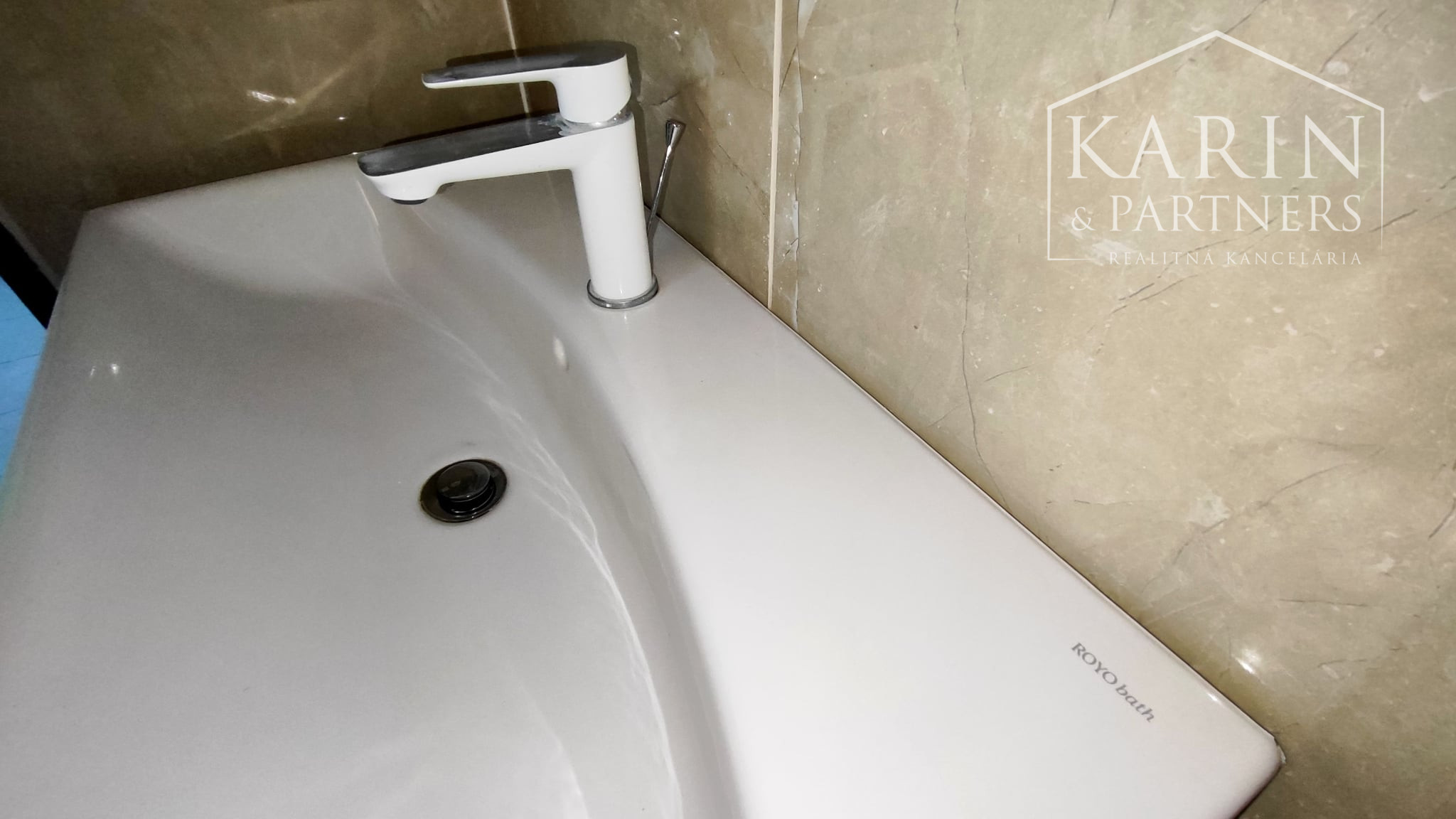 Na predaj veľký priestranný rodinný dom po rekonštrukcii – Jasová