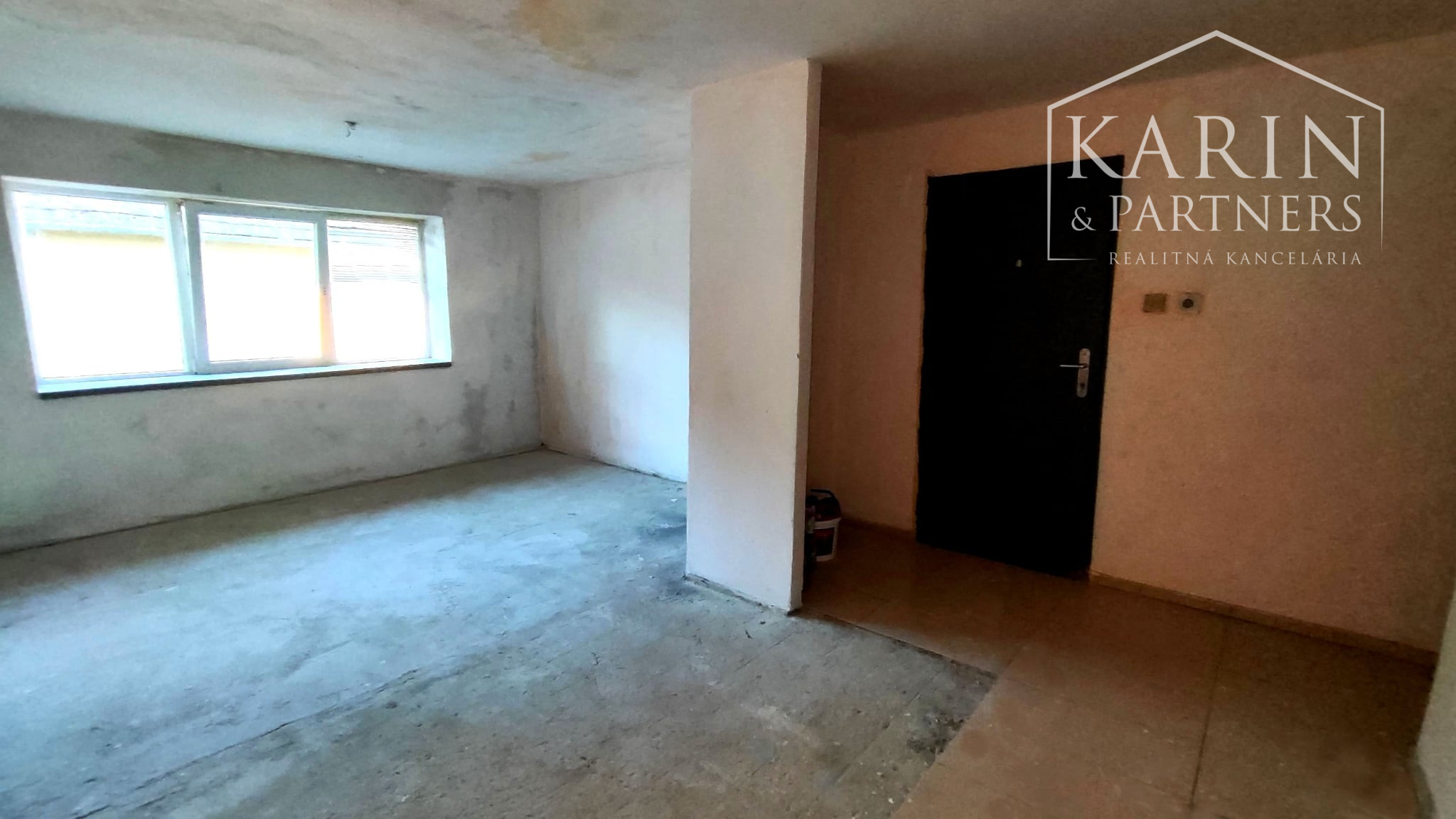 Na predaj veľký priestranný rodinný dom po rekonštrukcii – Jasová