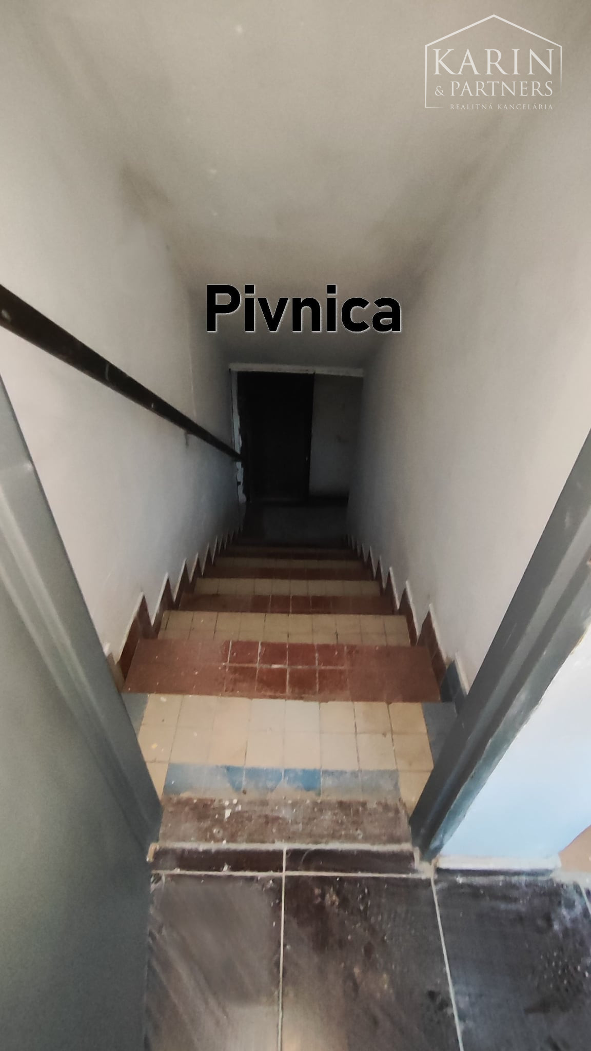 Na predaj veľký priestranný rodinný dom po rekonštrukcii – Jasová