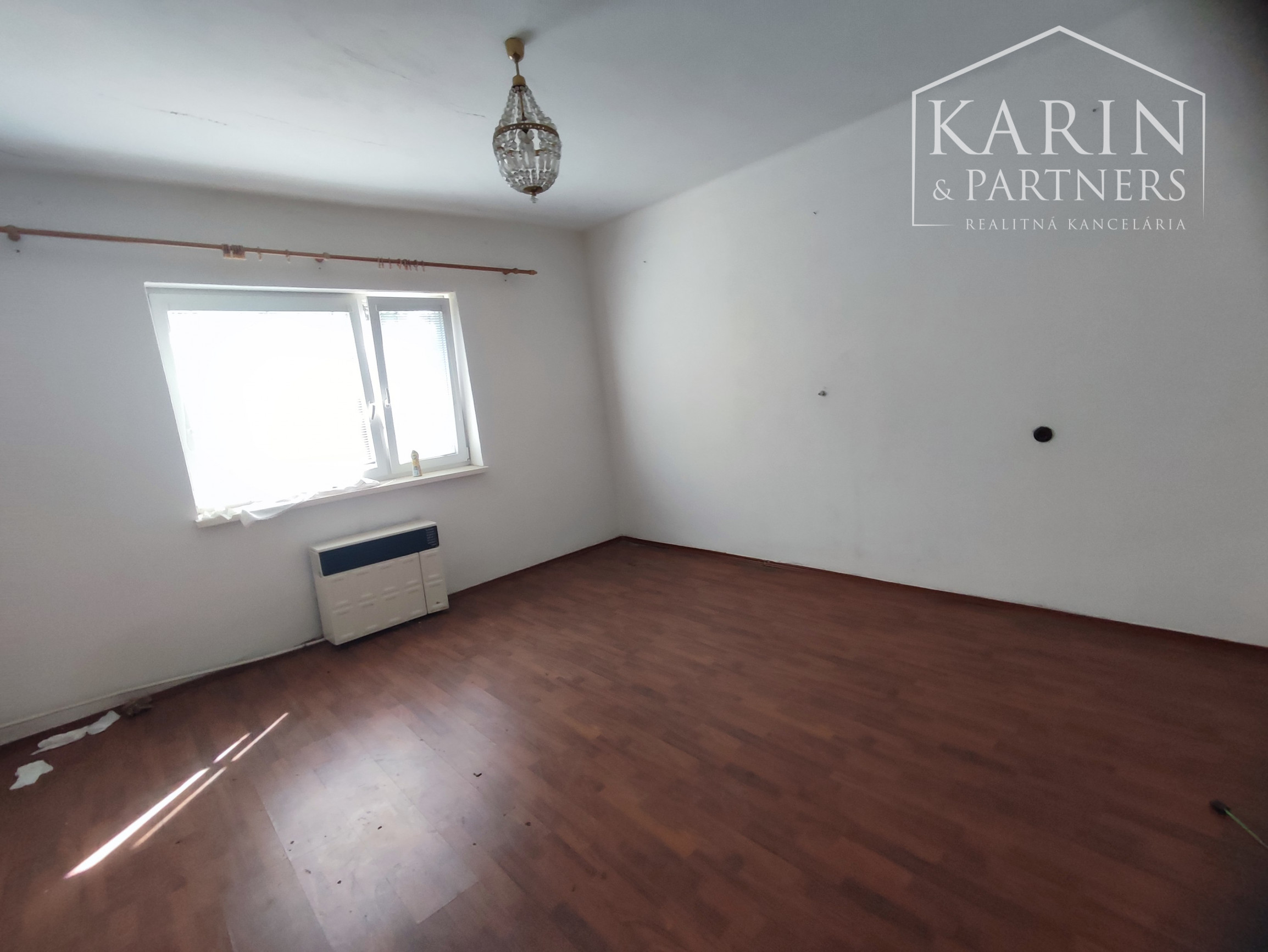 Na predaj rodinný dom v Trnovci nad Váhom – výborná lokalita, veľký pozemok