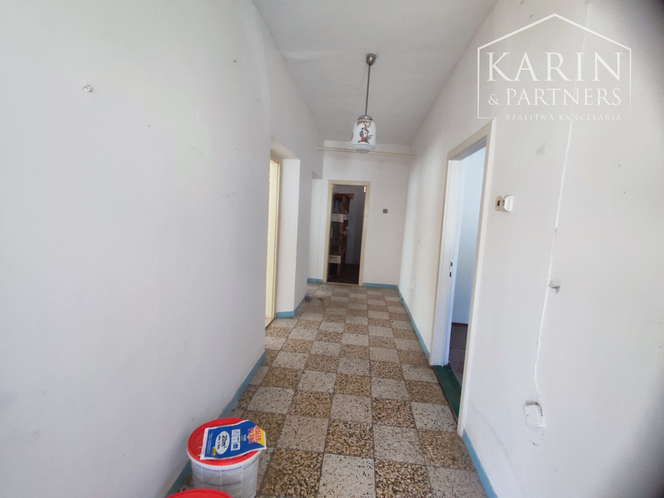 Na predaj rodinný dom v Trnovci nad Váhom – výborná lokalita, veľký pozemok