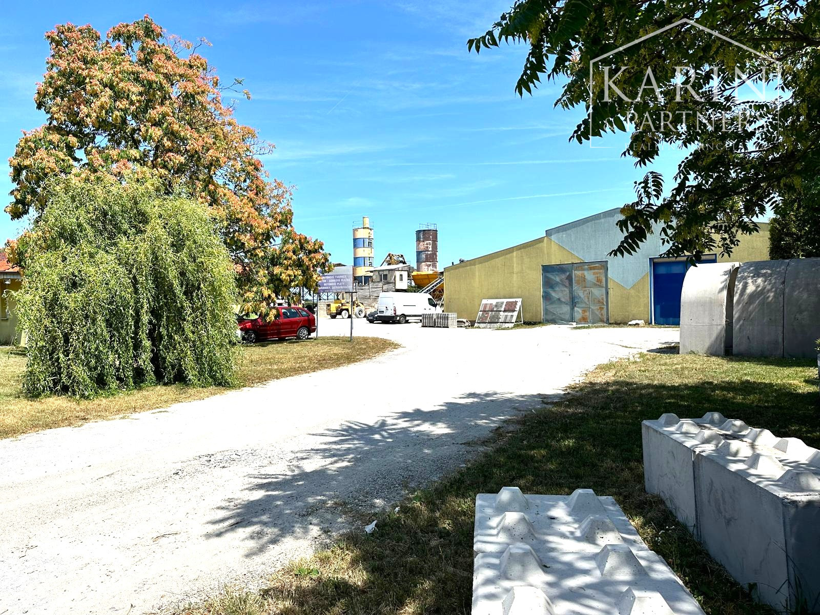 INVESTIČNÁ PRÍLEŽITOSŤ: LOGISTICKO-SKLADOVÝ AREÁL