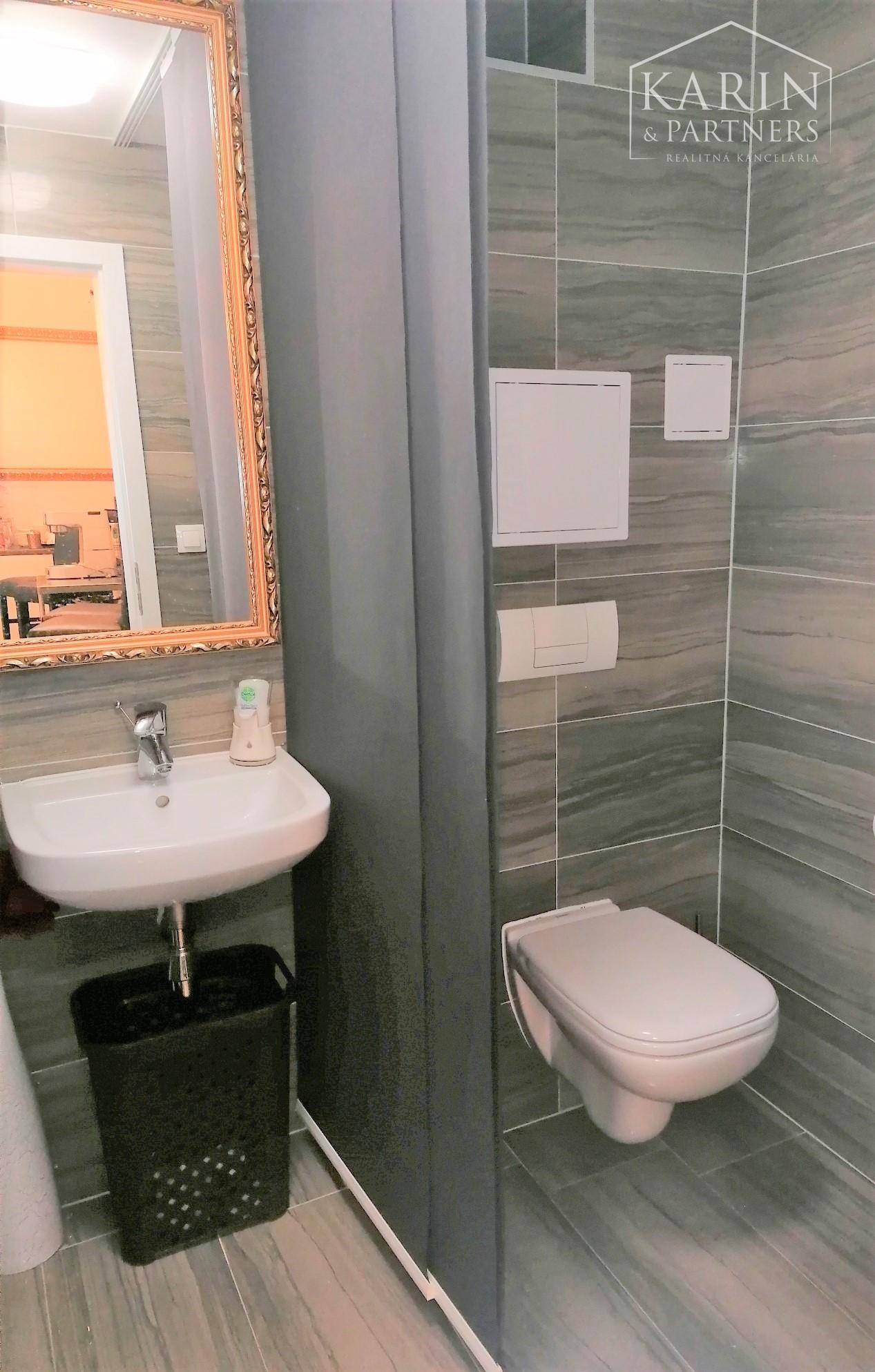 Prenájom – Obchodné priestory - 44 m2  cukrárska výrobňa, pekáreň, salón, služby, kancelárie - Račianska ulica - BA