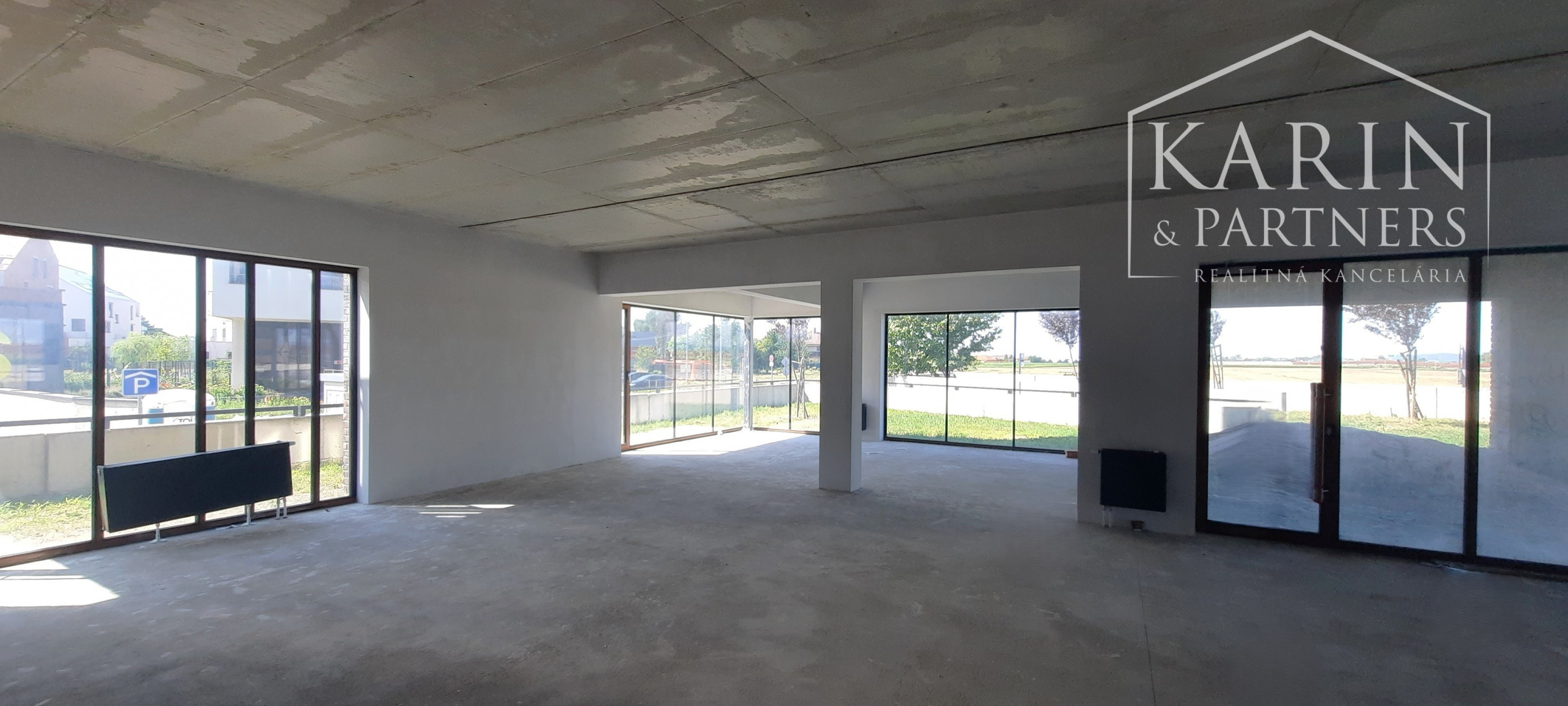 NA PREDAJ OBCHODNÝ PRIESTOR S TERASOU V PROJEKTE DVE SÝPKY, BRATISLAVA JAROVCE, CENA S DPH: 560.675 €