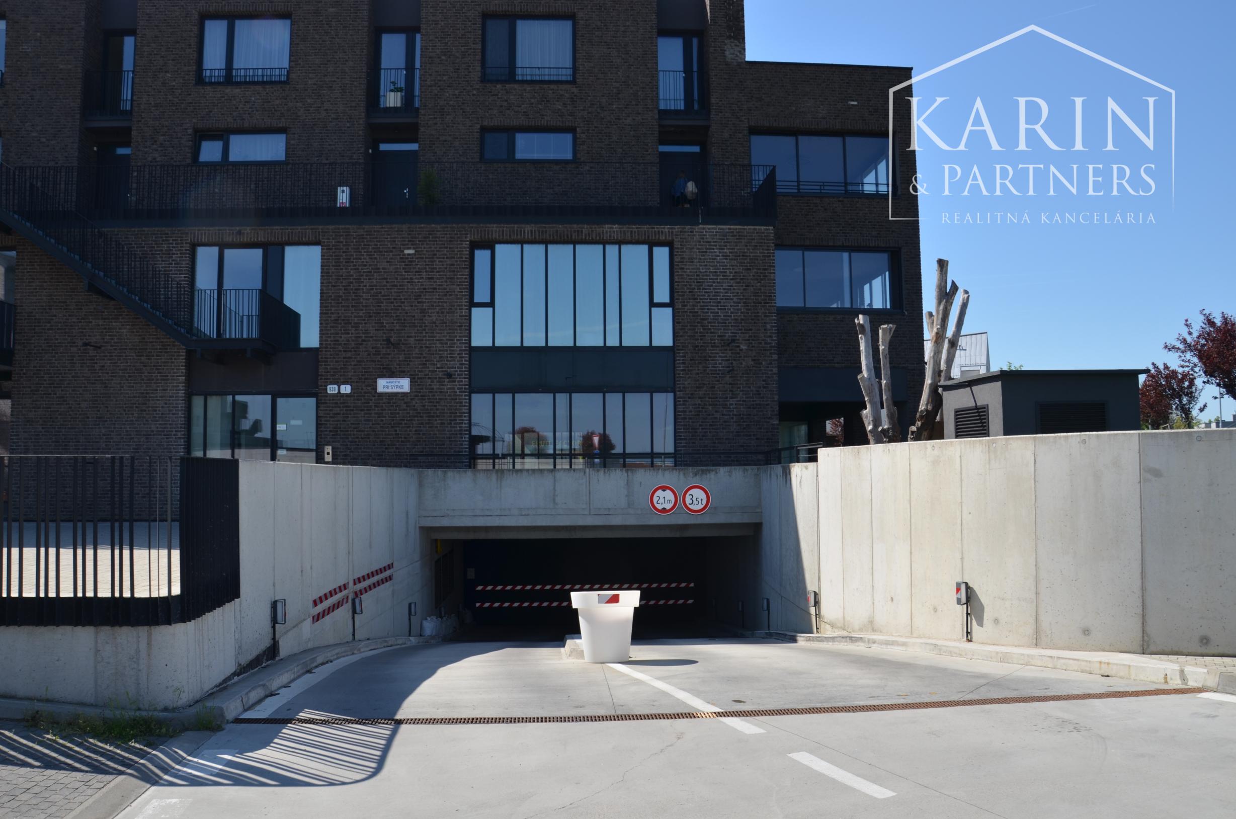 NA PREDAJ OBCHODNÝ PRIESTOR S PREDZÁHRADKOU, V PROJEKTE DVE SÝPKY, BRATISLAVA JAROVCE, CENA S DPH: 328.000 €