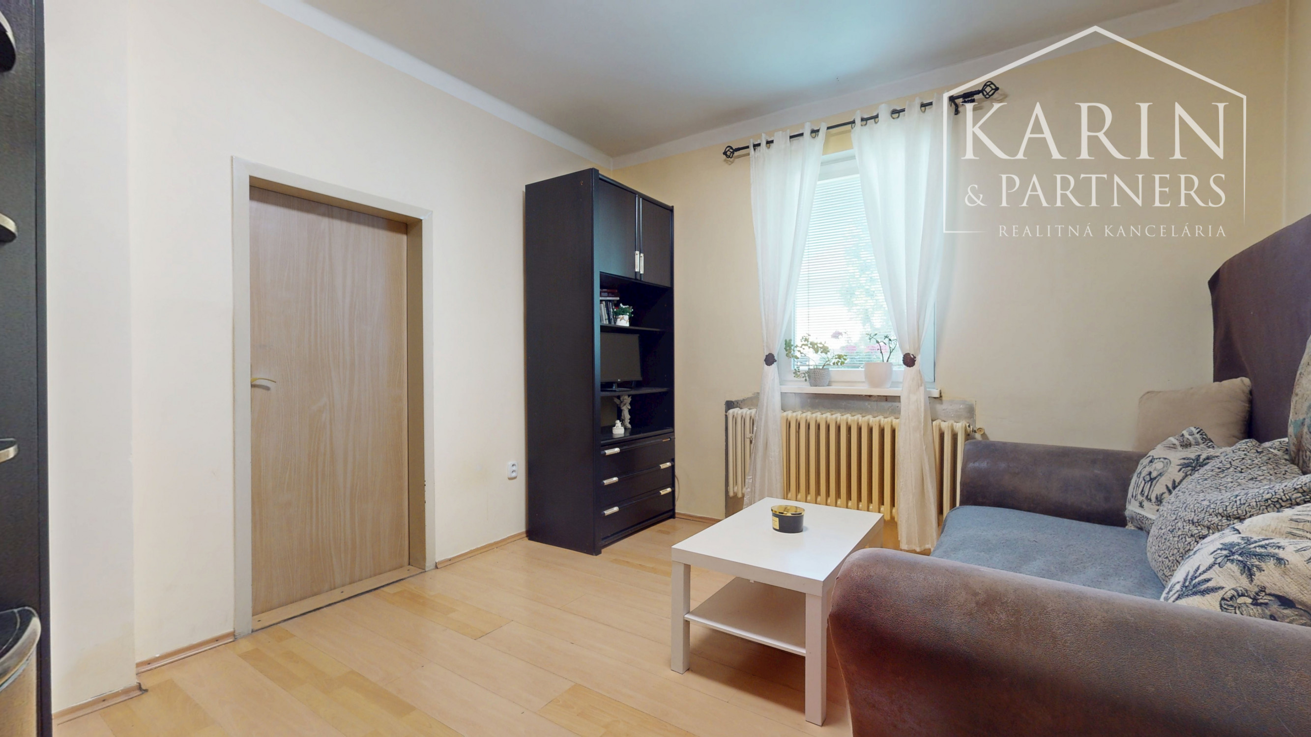 Priestranný 4-izbový rodinný dom na predaj - Blatná na Ostrove