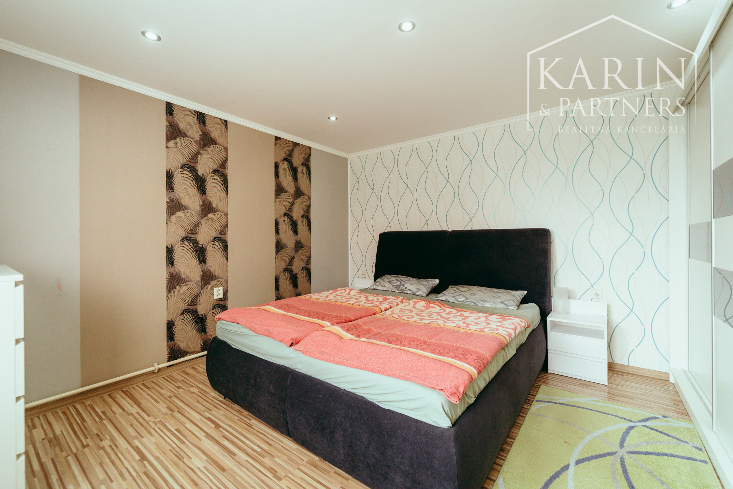 REZERVOVANÉ: 3i rodinný dom po rekonštrukcii s krytou terasou v meste Šaštín-Stráže