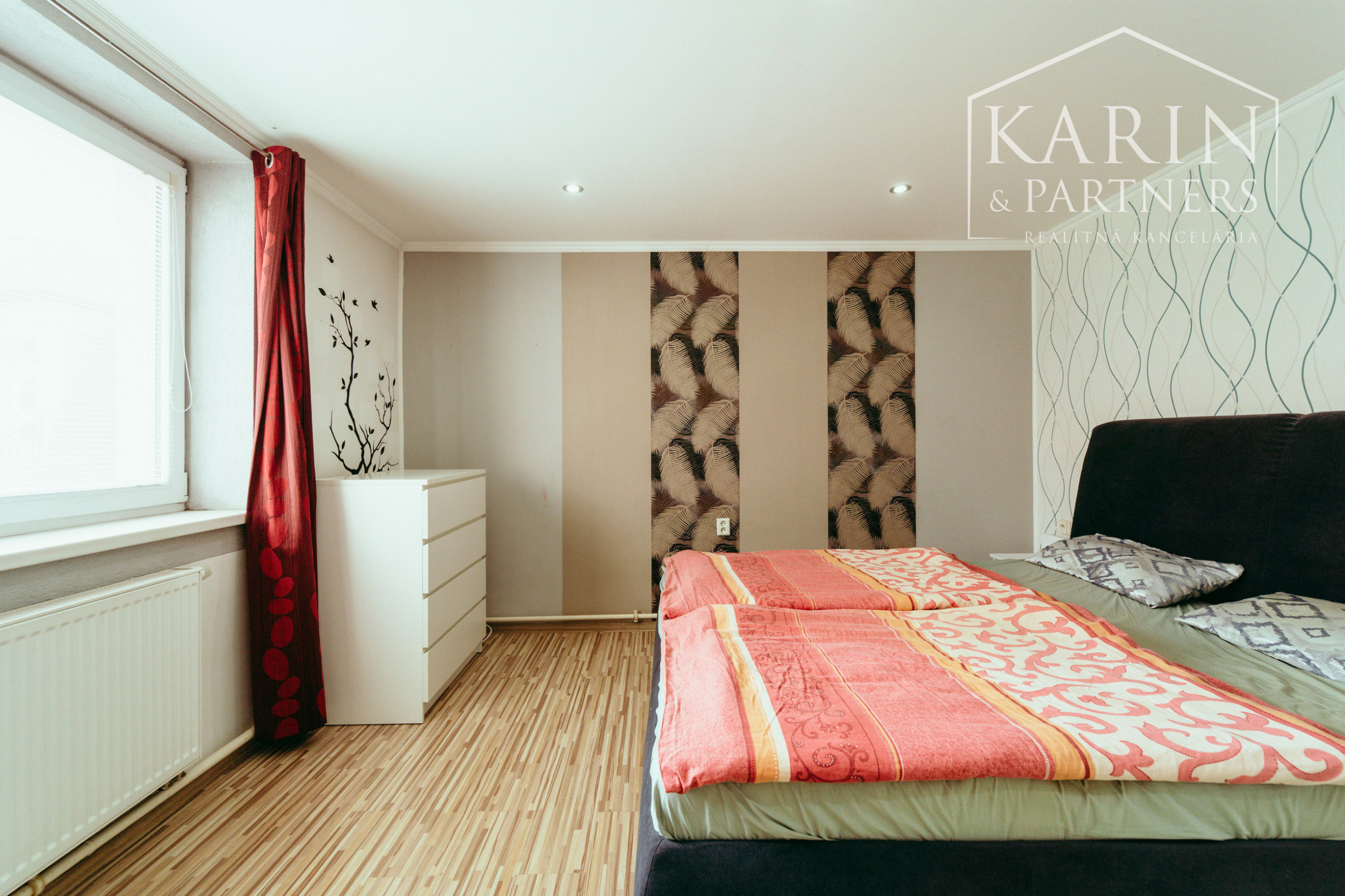 REZERVOVANÉ: 3i rodinný dom po rekonštrukcii s krytou terasou v meste Šaštín-Stráže