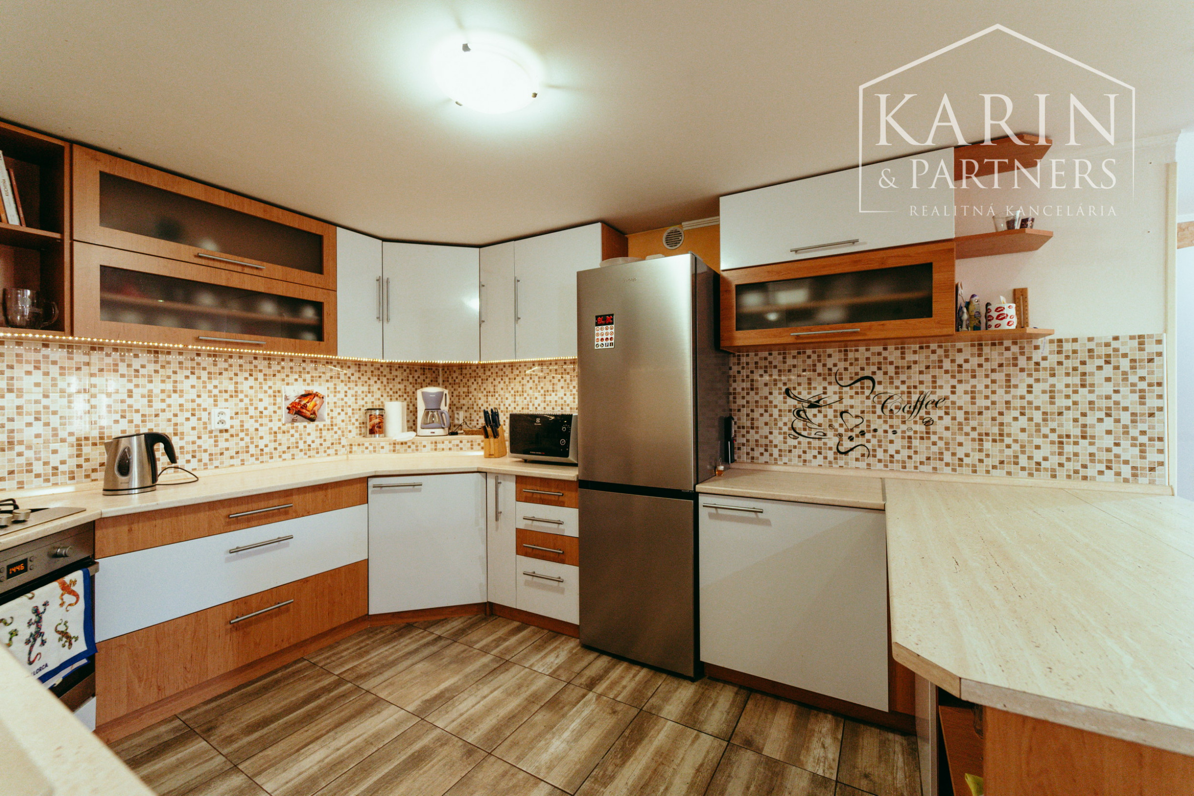 REZERVOVANÉ: 3i rodinný dom po rekonštrukcii s krytou terasou v meste Šaštín-Stráže